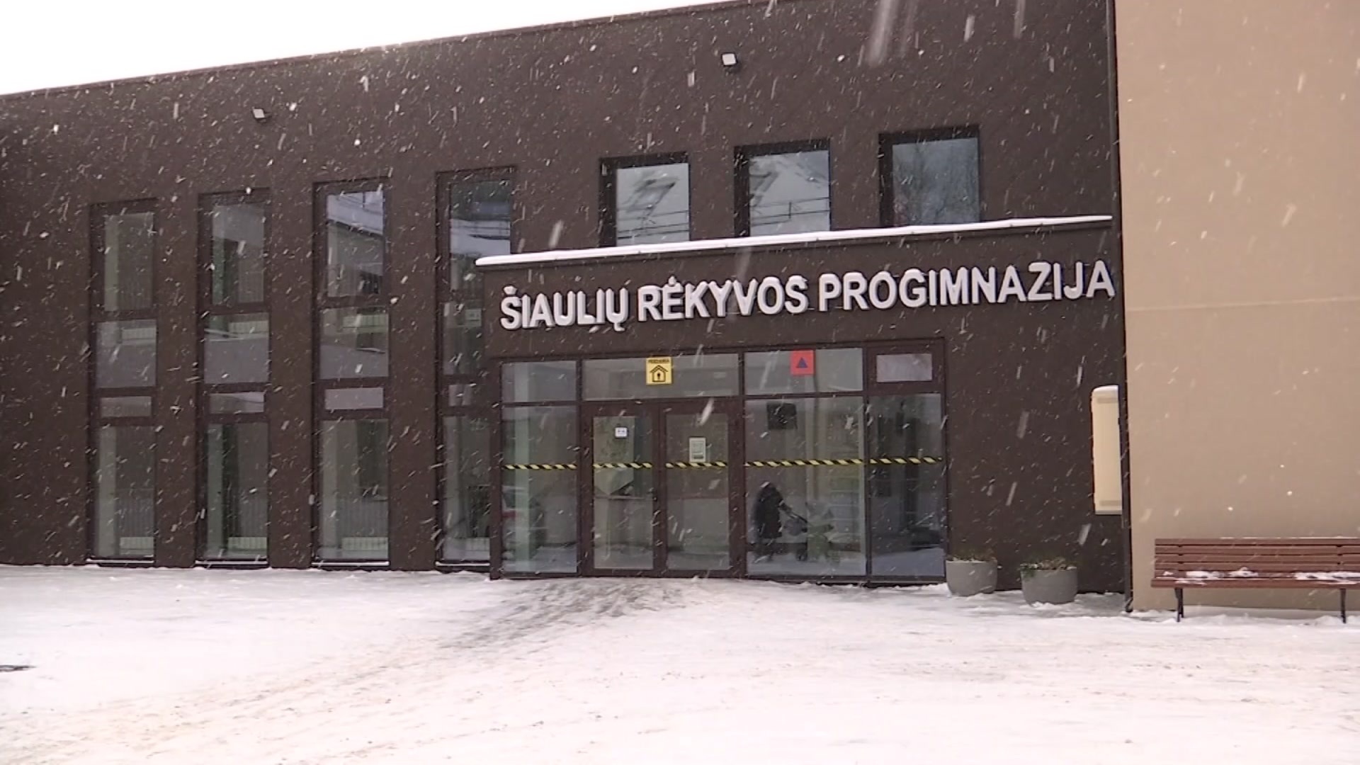 Nuotrauka Mokyklos Puslapyje Virto Skandalu iauliuose Abipusiai nuotrauka-mokyklos-puslapyje-virto-skandalu-iauliuose-abipusiai