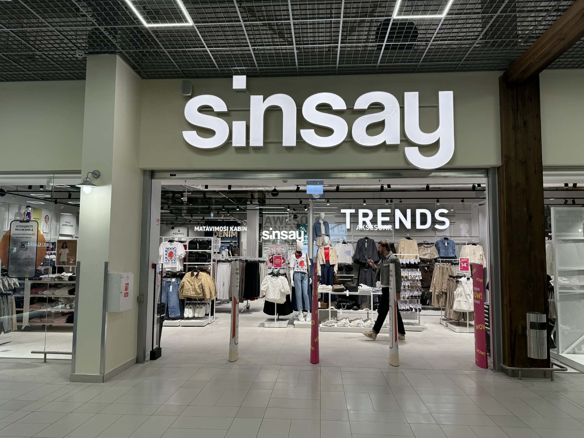 Banginis Prekybos centre „Banginis“ duris atvėrė nauja „Sinsay“ parduotuvė