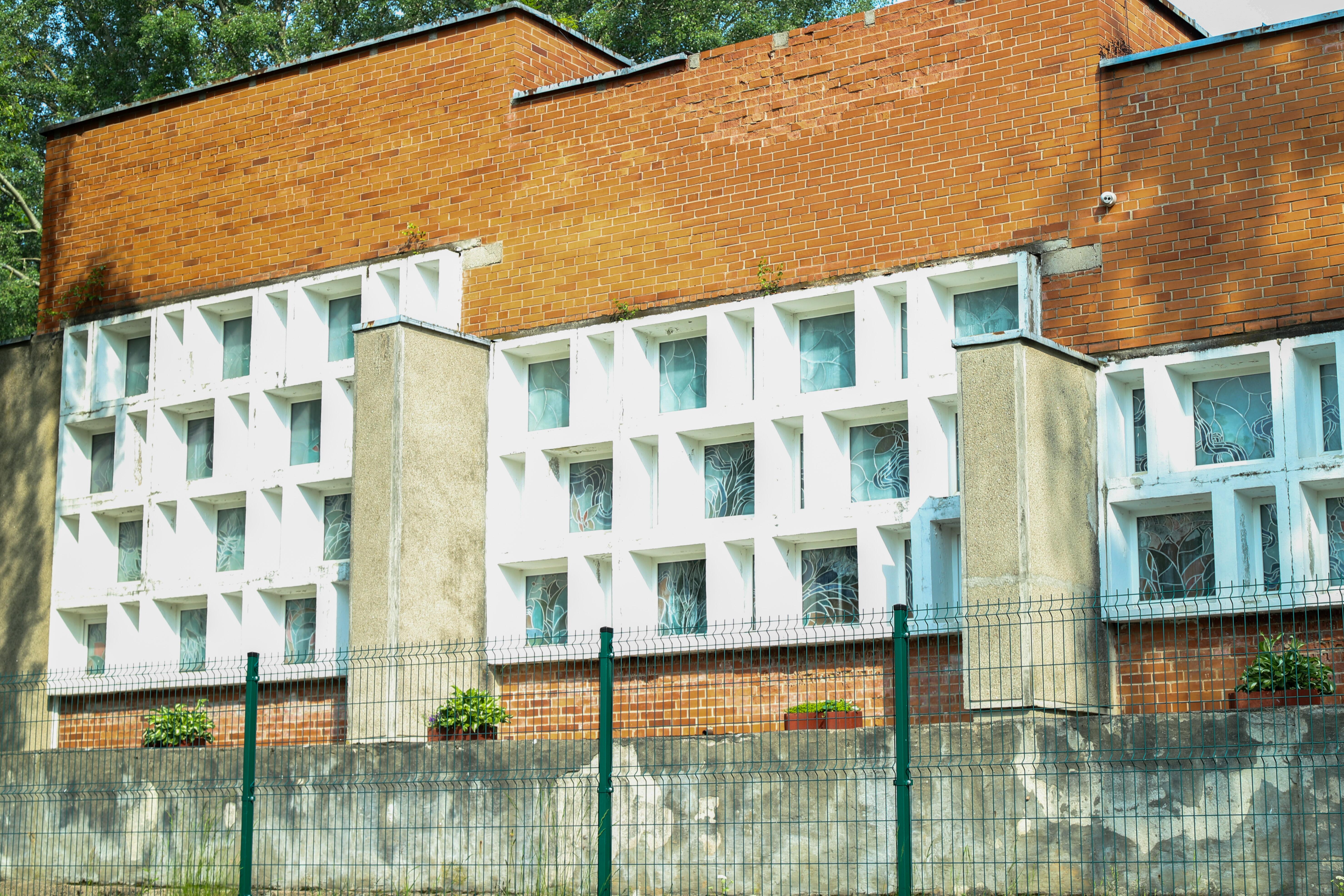 Pageidavimai: architektų bendruomenė ir darželio, esančio Danės g. 29, autorė išreiškė norą, kad būtų išsaugota kuo daugiau senojo pastato fragmentų.