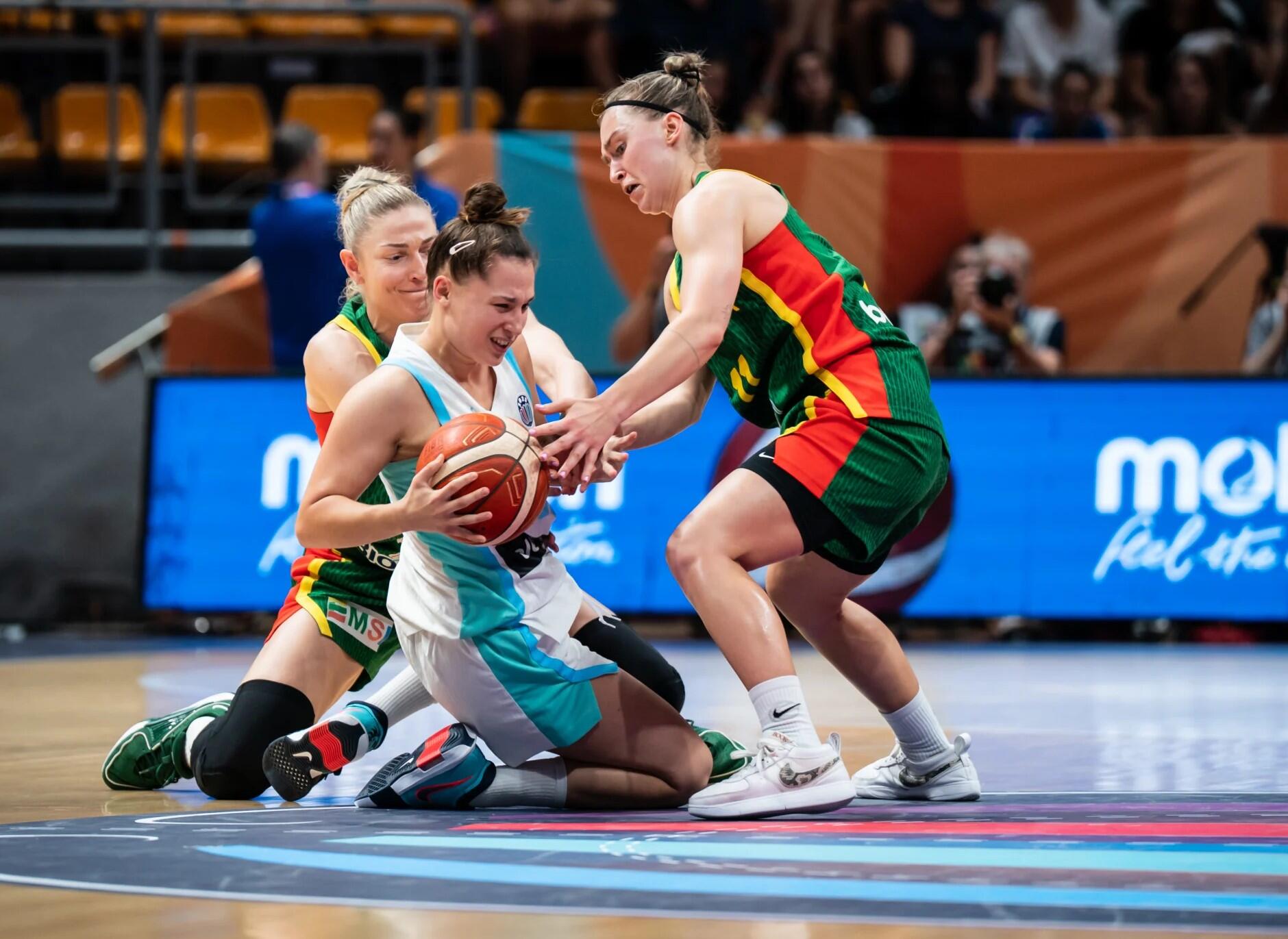 Statistika: lietuvės pralaimėjo slovėnėms kovą dėl kamuolio 35:42, tačiau gerokai taikliau mėtė dvitaškius – atitinkamai 47 proc. ir 36 proc.