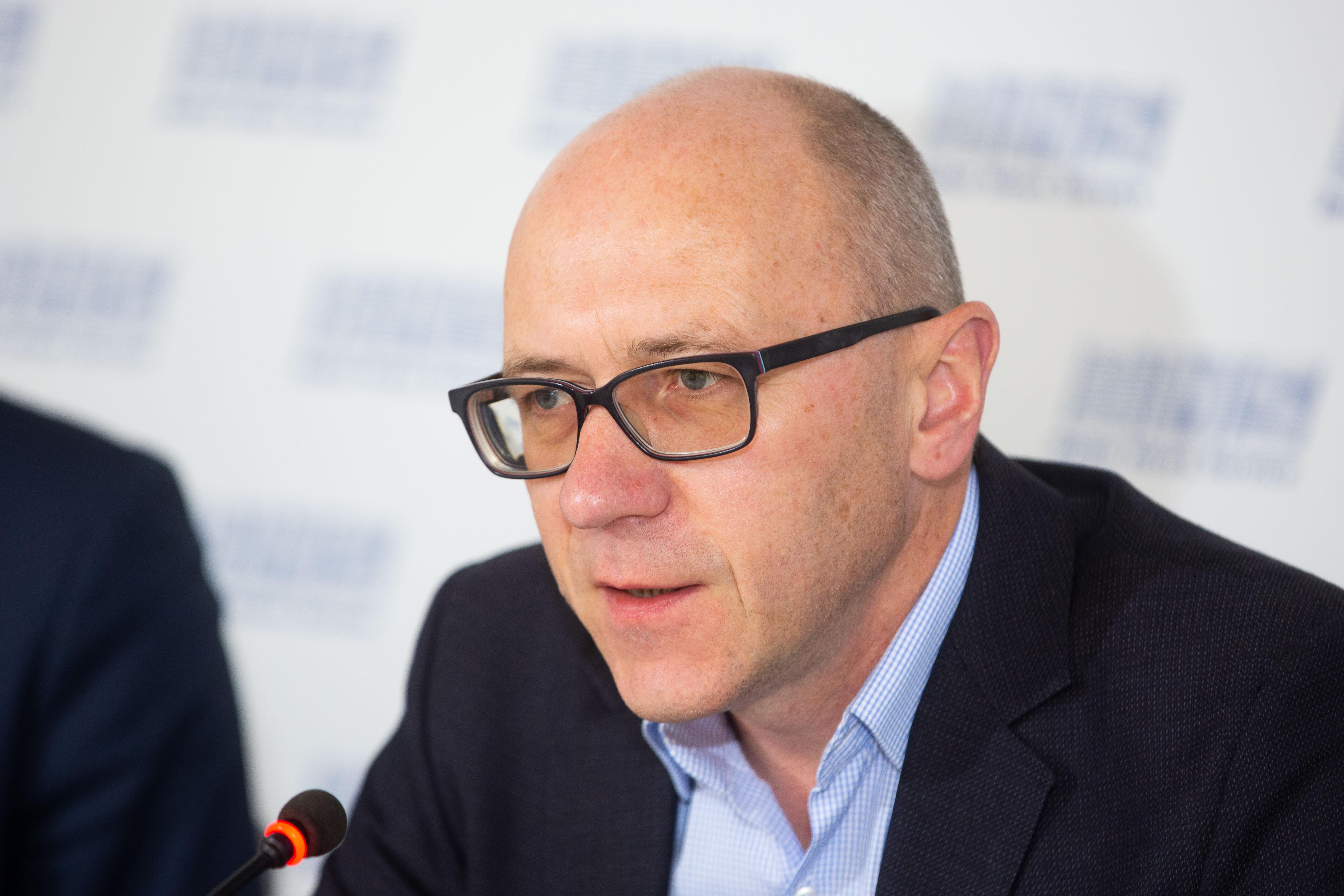 Geriau: pasak K. Manioko, Infrastruktūros ministerijos poreikis didesnis nei Regionų. Ten galėtų būti sprendžiami ir regioniniai klausimai, nes jie stipriai susiję su infrastruktūra.