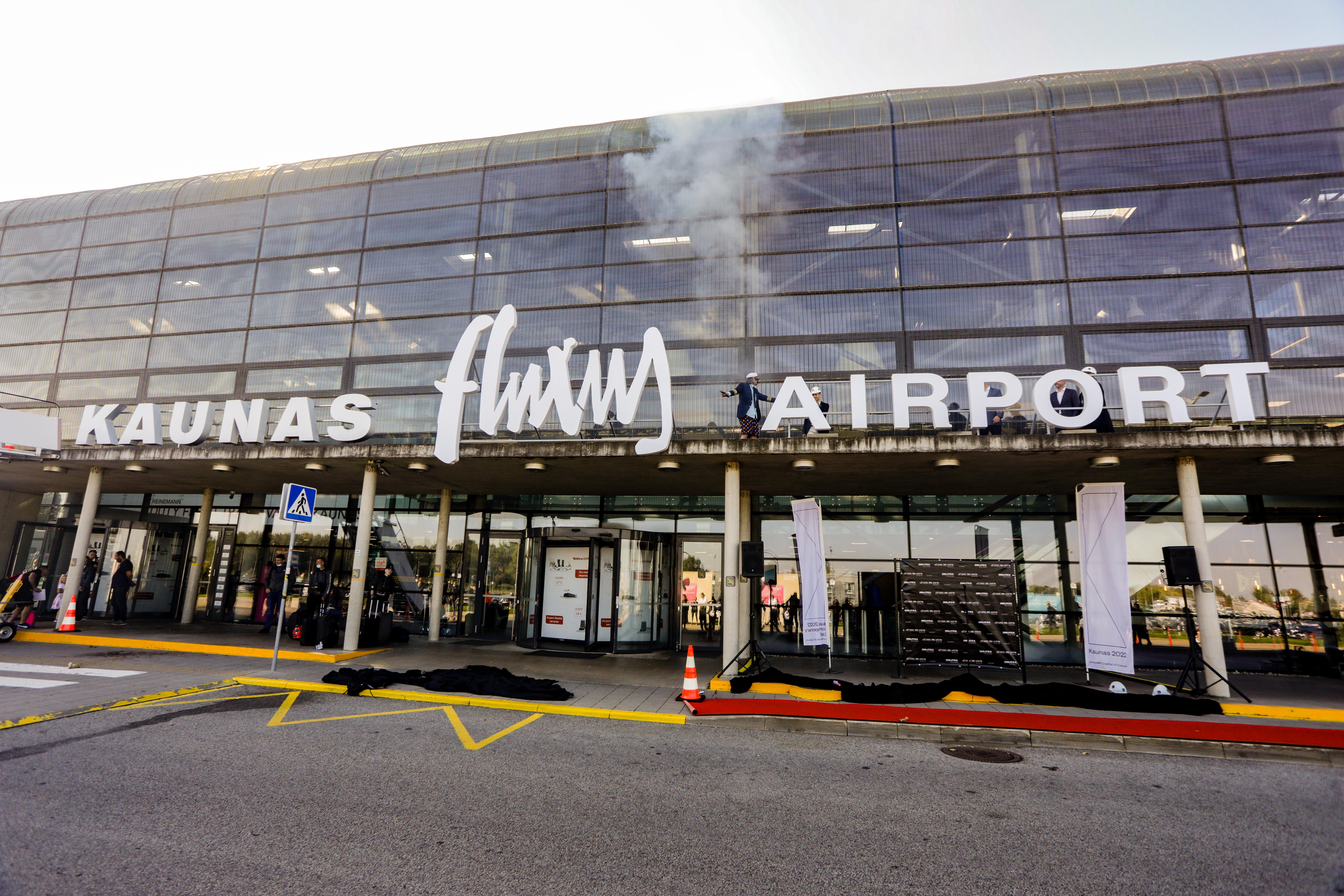 Avangardas: Jurgis Mačiūnas – pasaulinio „Fluxus“ judėjimo pradininkas. Kauno oro uostui 2021 m. laikinai suteiktas pavadinimas „FLUXUS airport“. 