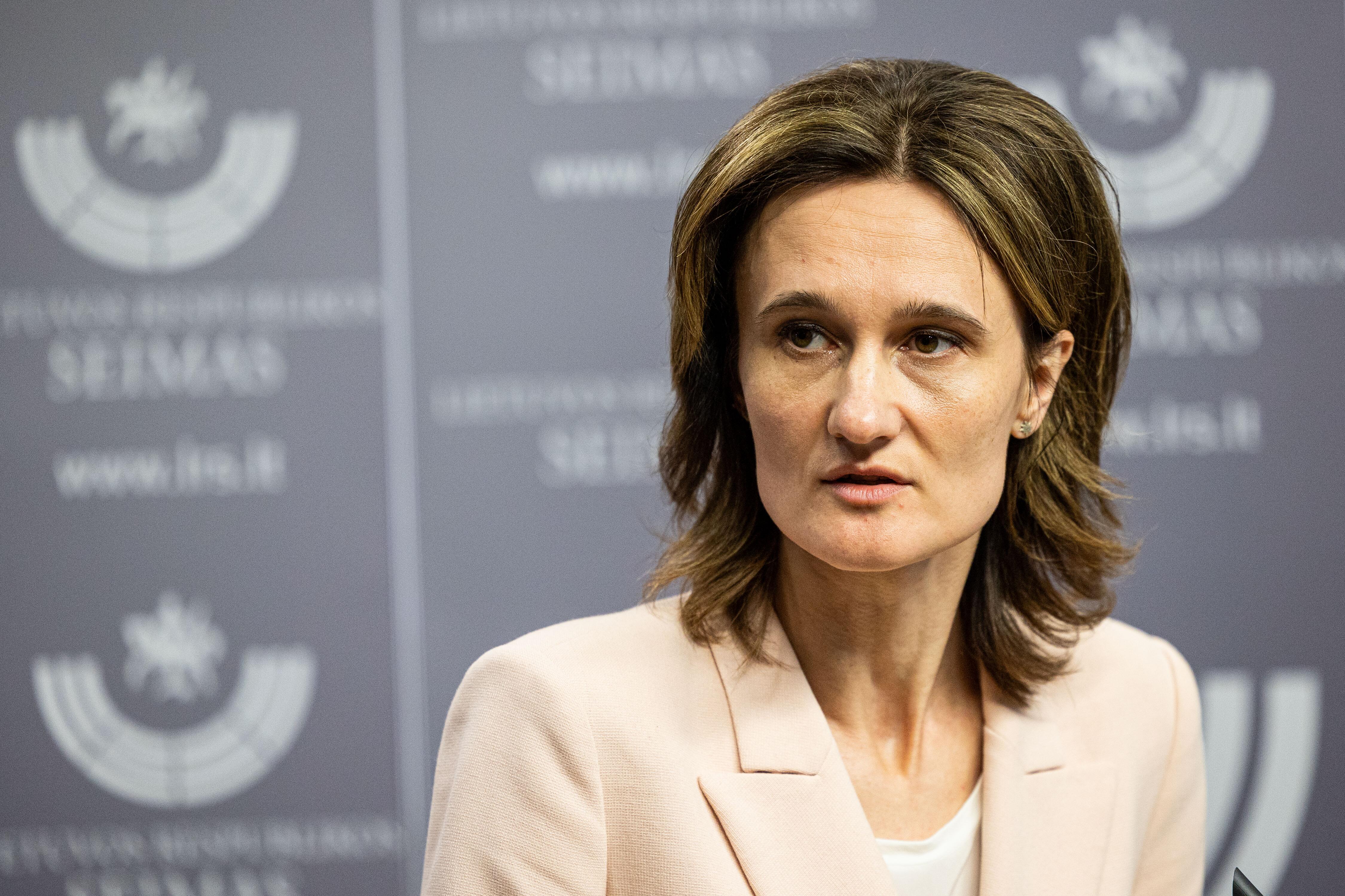 Vertinimas: „Manau, ši Seimo sesija buvo teisėkūros devalvacijos, politinių standartų kritimo sesija“, – vertina V. Čmilytė-Nielsen.