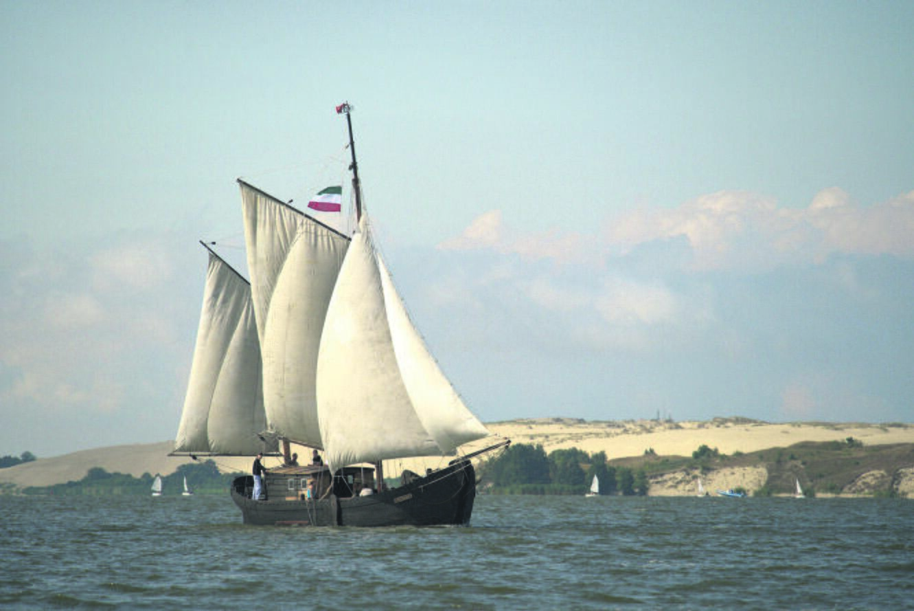 „Dangės flotilė“ jau plaukia mariomis į Klaipėdą.