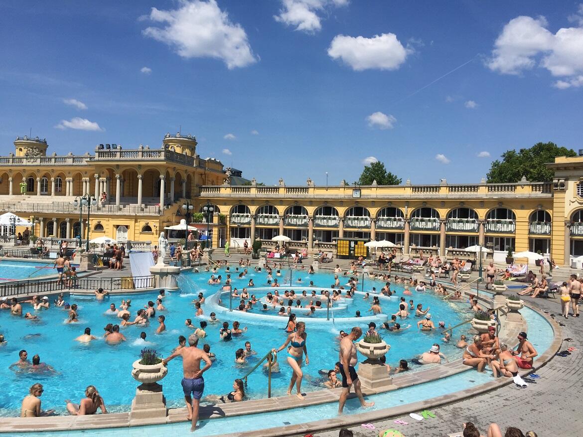 Atgaiva: terminės pirtys – labiausiai lankomas Budapešto SPA kompleksas, didžiausias tokio pobūdžio Europoje.