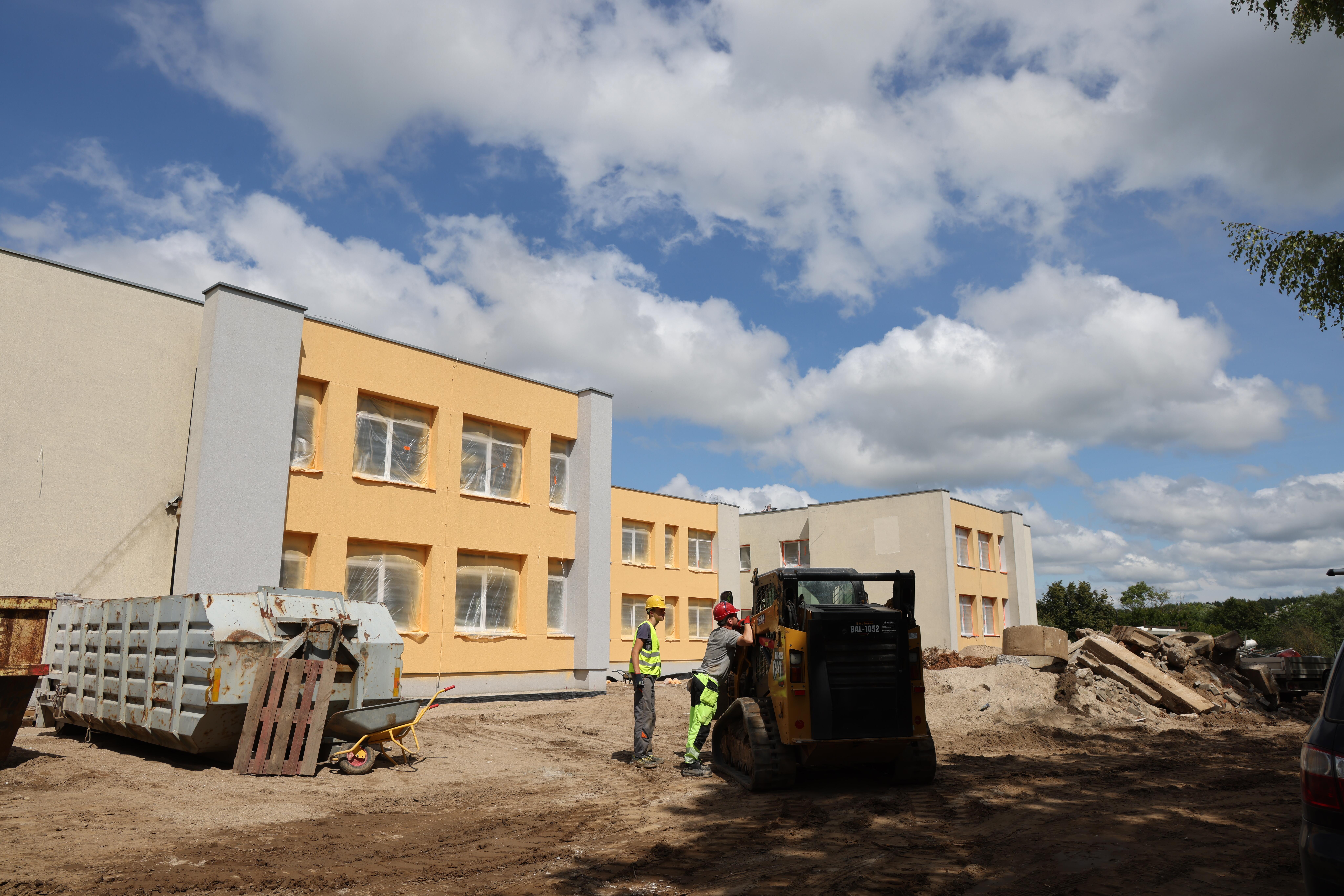 Atnaujinimas: patogesne, saugesne ir gražesne darželio aplinka galės džiaugtis Karmėlavos ir Šlienavos mažieji.