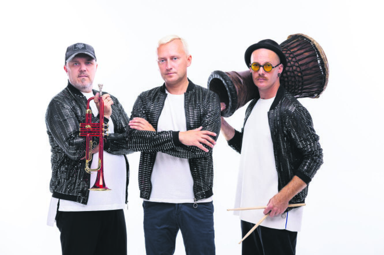 Pozityvas: energija trykštantis trio iš Latvijos – grupė „3 Live Project“ privers smagiai pašokti ne vieną klaipėdietį.