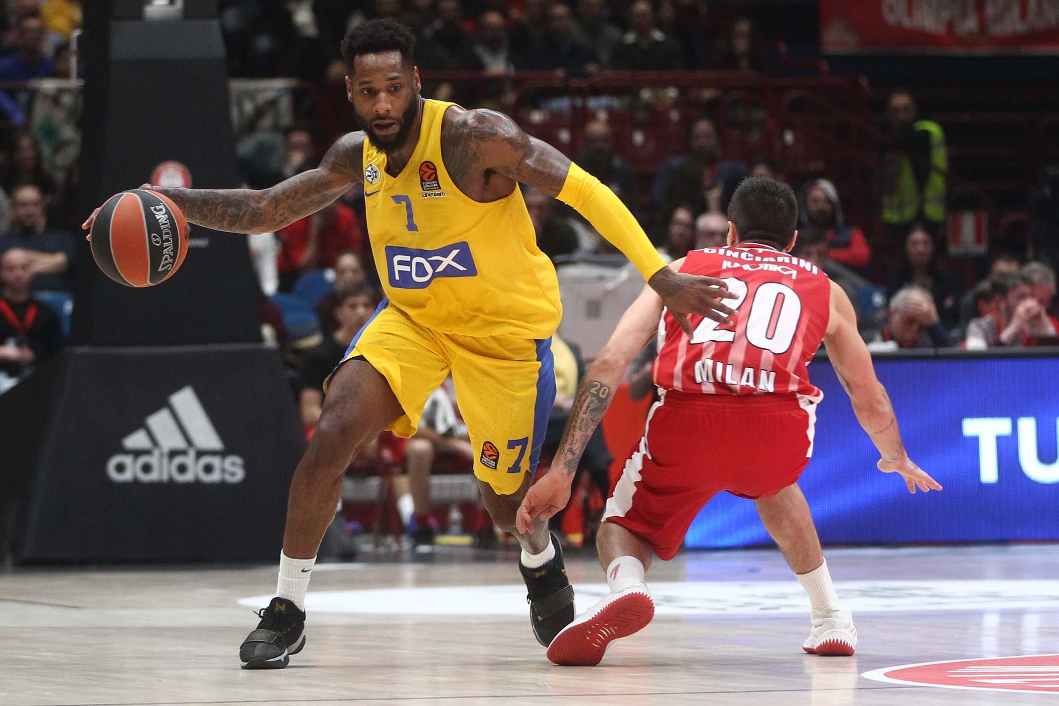 Duetas: lietuvis suvienys jėgas su buvusiu Tel Avivo „Maccabi“ žaidėju D.Kane'u (su kamuoliu).