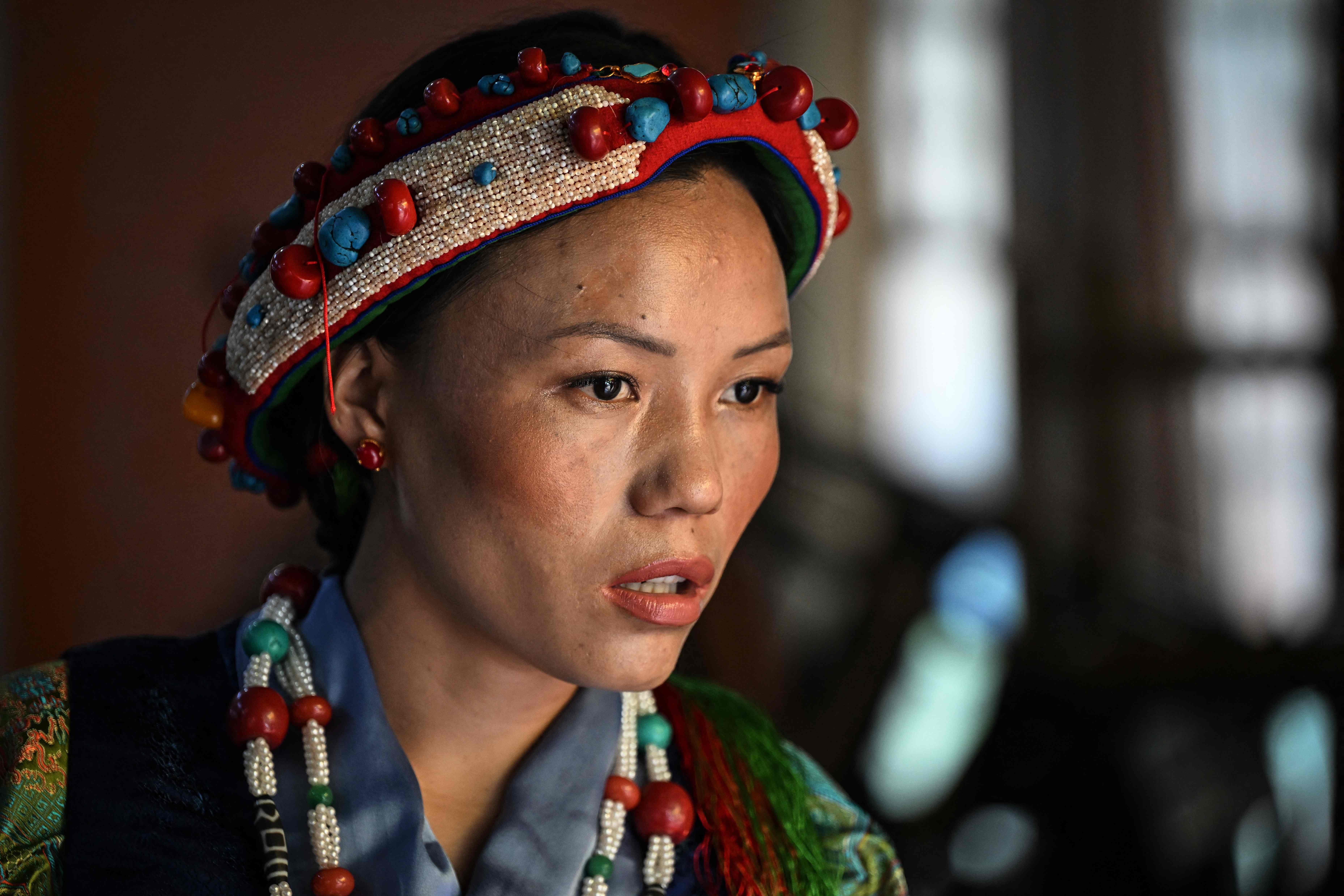 Išskirtinumas: Tibetas itin spalvingas kraštas, kurio charakterį formavo budizmas, ikibudistiniai pagoniški tikėjimai, po Aziją bei Europą siautėjusios klajoklių gentys ir atšiauri, iš pirmo žvilgsnio, žmonių gyvenimui netinkama aplinka.