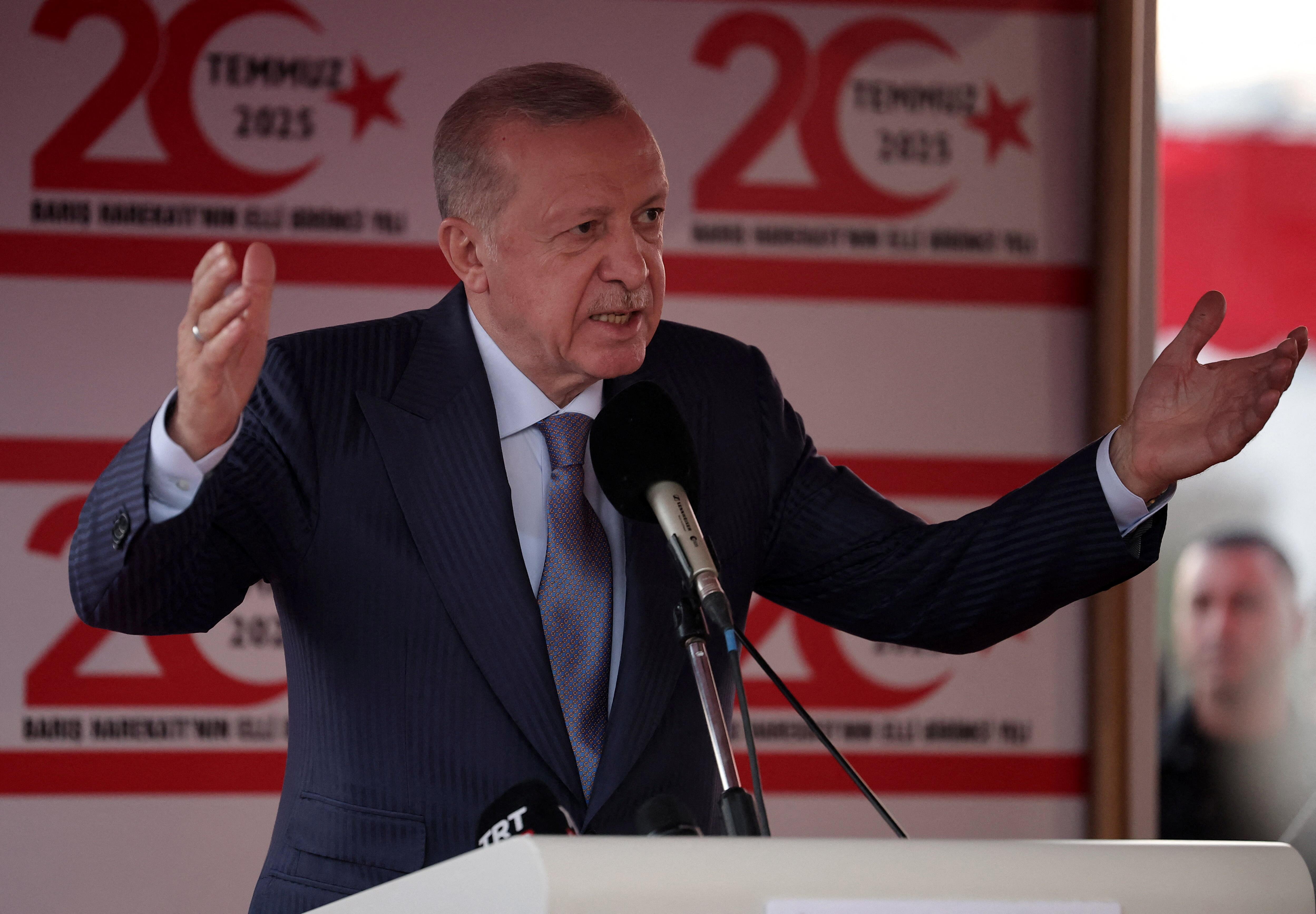 Konfliktas: dabartinį Turkijos prezidentą Recepą Tayyipą Erdoganą galima laikyti bene pačiu didžiausiu kurdų priešininku. Švedijai stojant į NATO Turkijos prezidentas daręs spaudimą, kad ši išduotų Skandinavijoje prieglobstį radusius kurdų veikėjus.