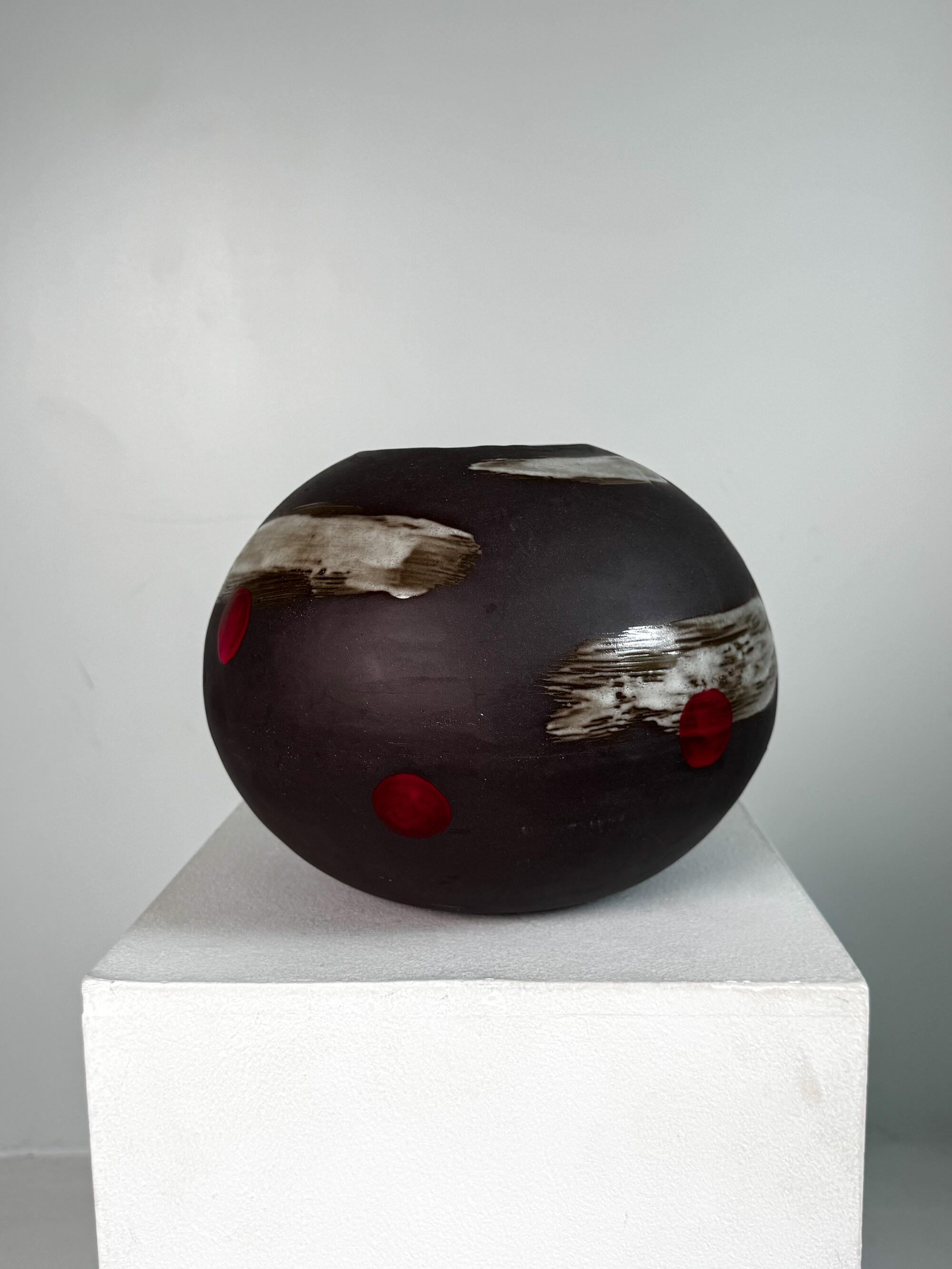 Simona Česnauskytė, Būtyje. Juoda akmens masė, glazūra