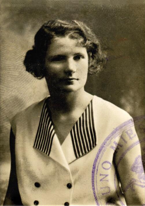 Ona Urbanavičiūtė-Pežienė 
