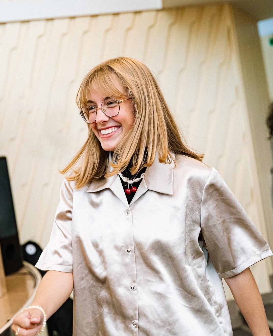 Posūkis: K. Vitkauskaitė svajojo apie žurnalistiką, tačiau paskutinę akimirką pasirinko Pramogų prodiusavimo studijas, kurios leido ne tik įsilieti į kino pasaulį, bet ir savo kūryba gydyti sielos žaizdas.