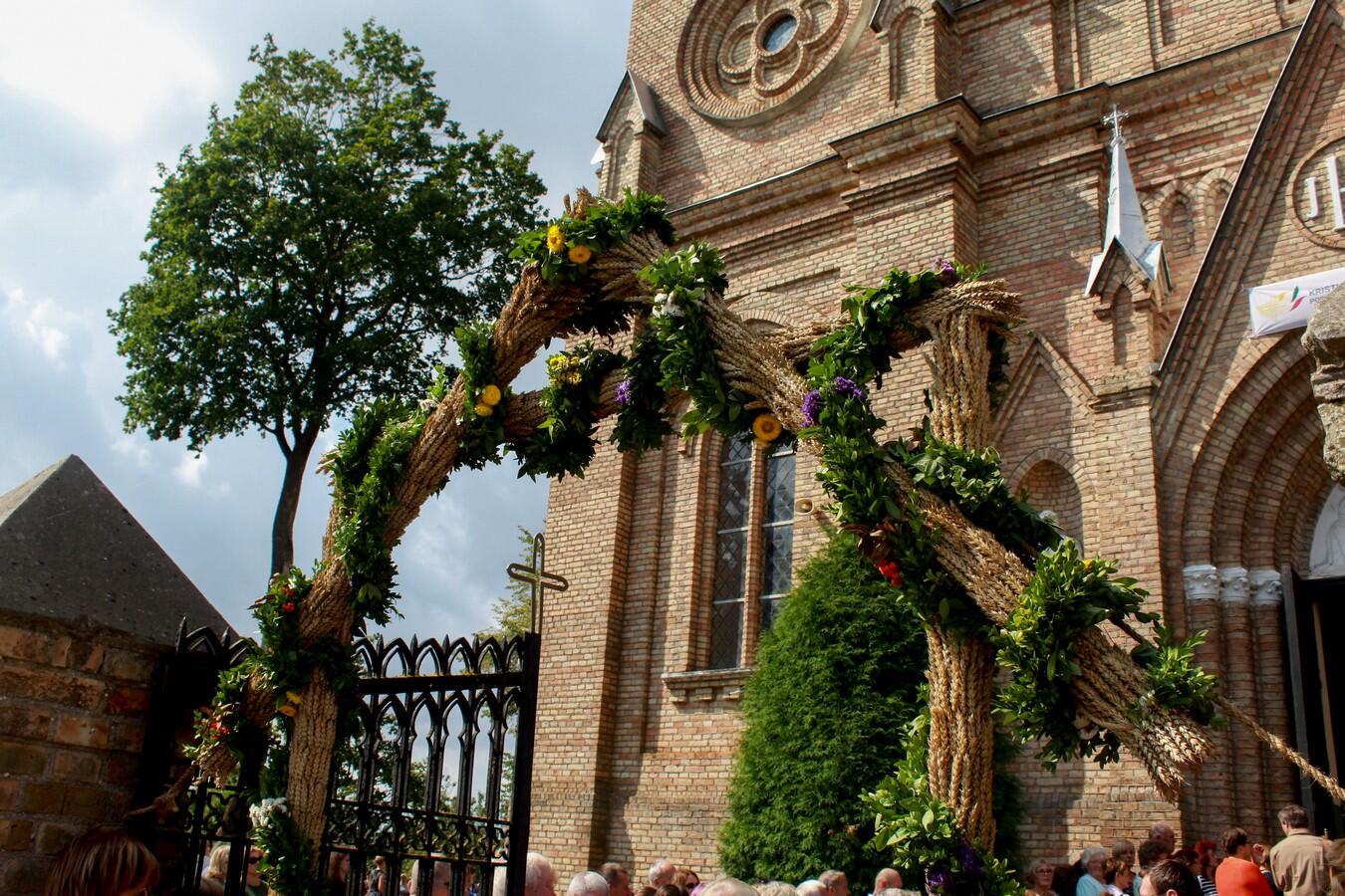 Ypatingai: rugpjūčio 15-ąją Lietuvoje švenčiama Žolinė Panevėžio rajone turi gilias tradicijas. Žolinės atlaidų tradicija Krekenavoje įtraukta į Lietuvos nematerialaus kultūros paveldo vertybių sąvadą.
