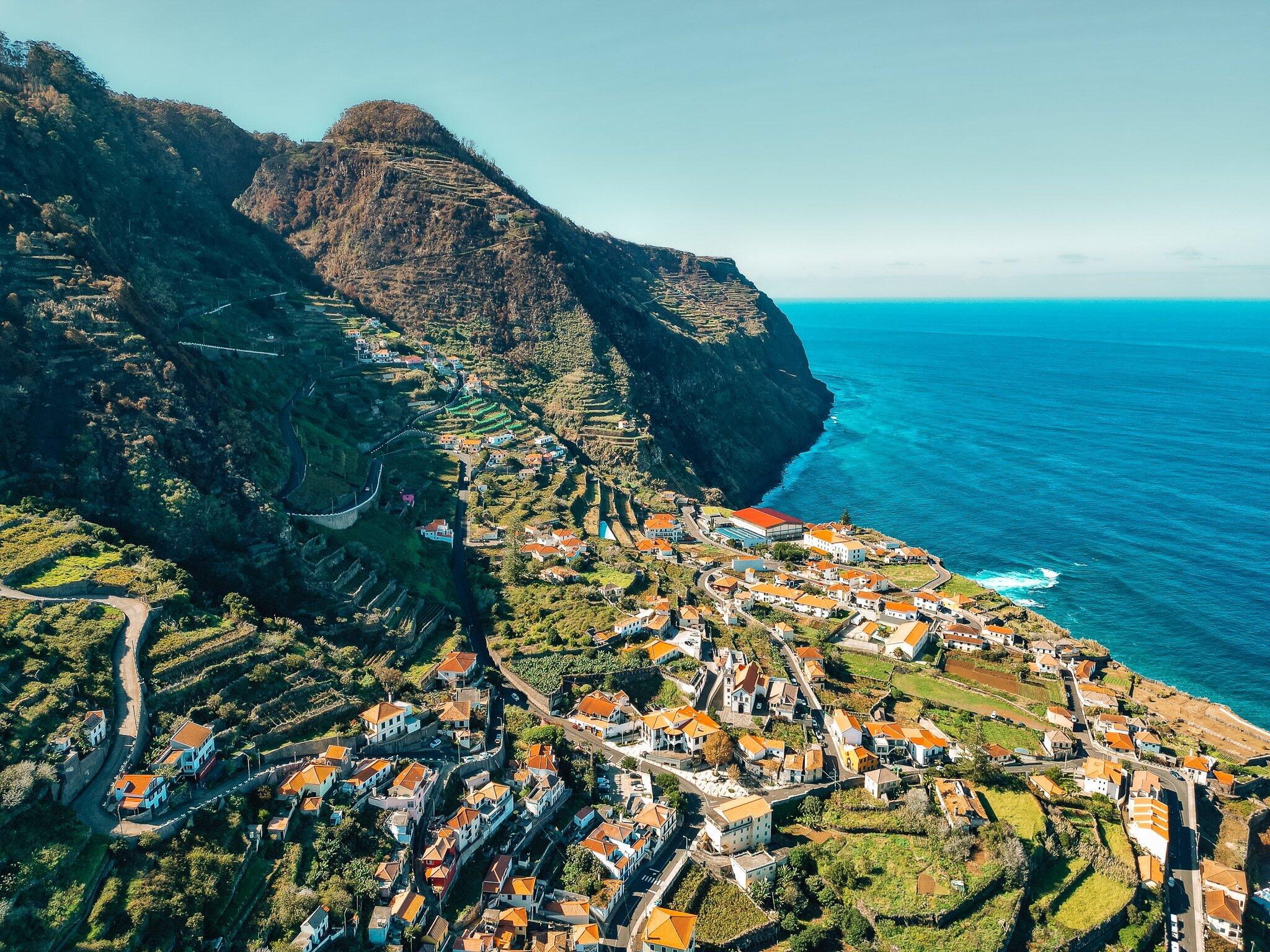 Madeira: Portugalijai priklausanti sala savo grožiu ir kontrastais gali apsukti galvą kiekvienam keliautojui.