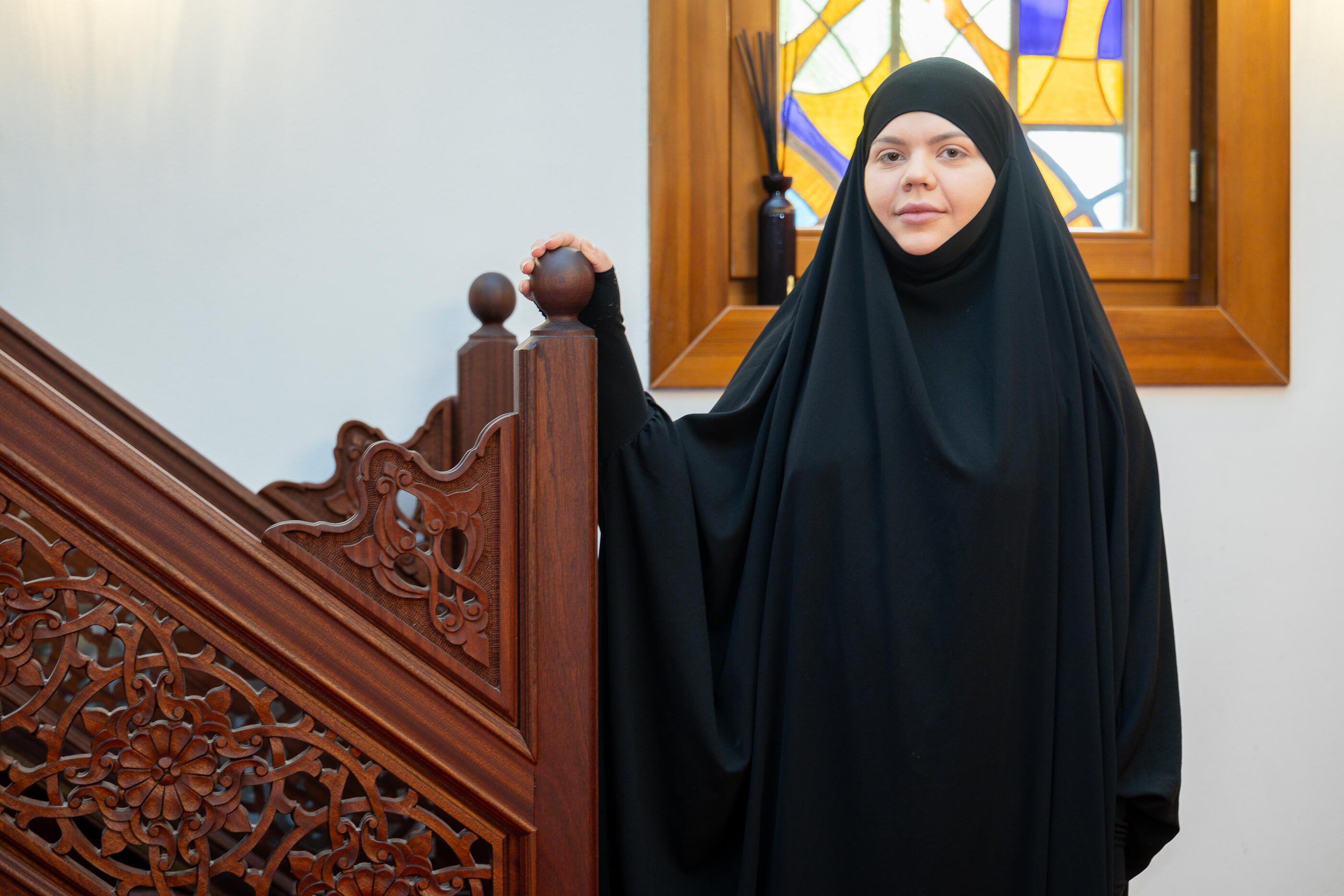 Pasirinkimas: islamą išpažįstanti lietuvė Fatima-Laurita sako gyvenanti visiškai taip, kaip anksčiau, tik jos apranga kitokia.