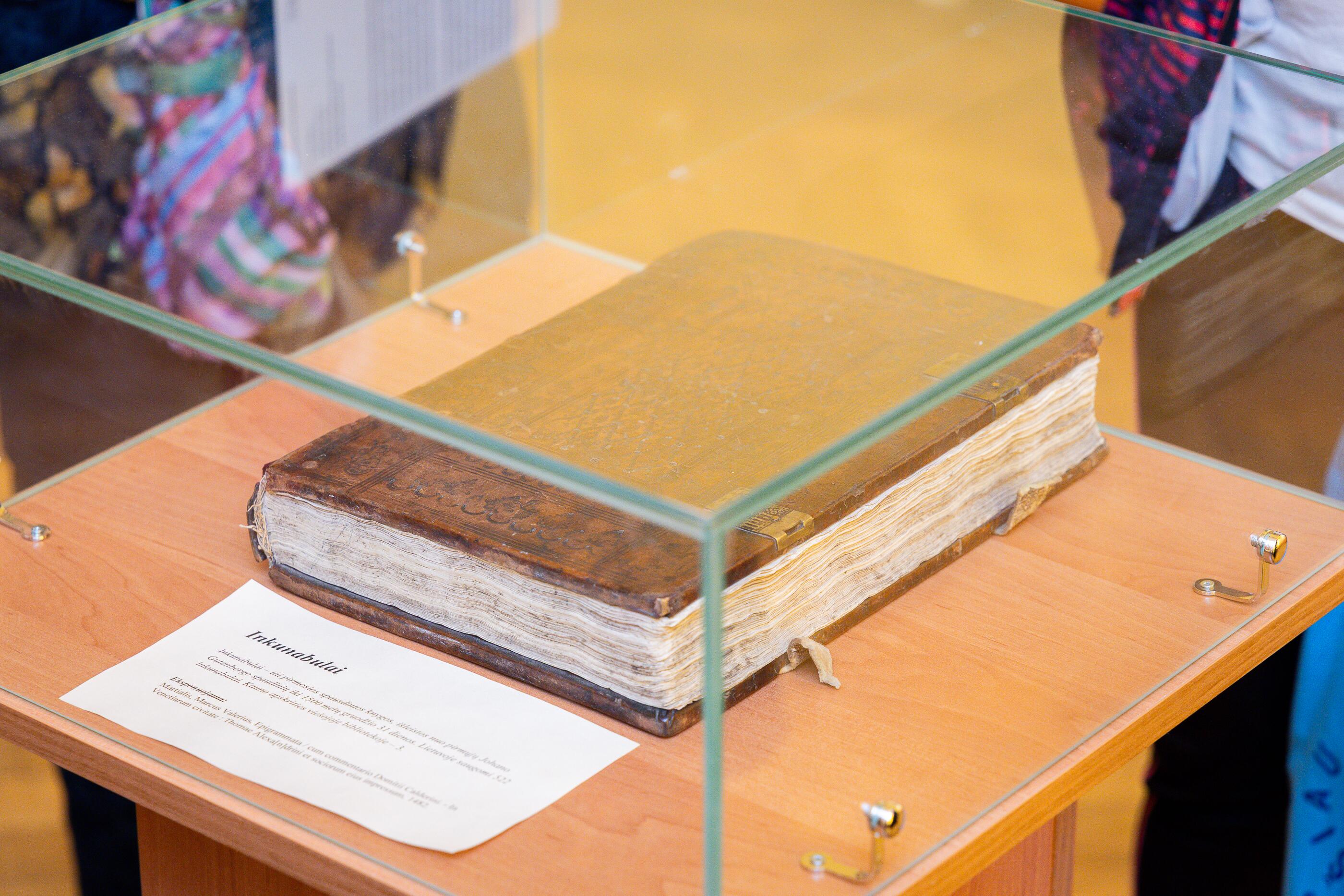 Turtas: Lietuvoje yra 522 inkunabulai, o trys jų saugomi Ąžuolyno bibliotekoje.