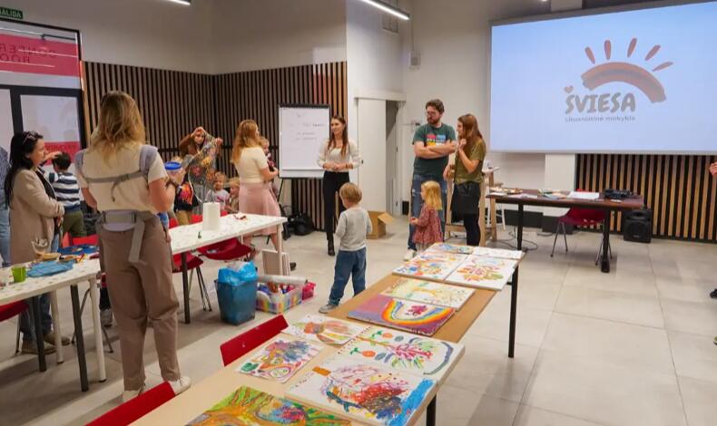 Šviesiai: visos pamokėlės lituanistinėje mokykloje „Šviesa“ vyksta žaidžiant.