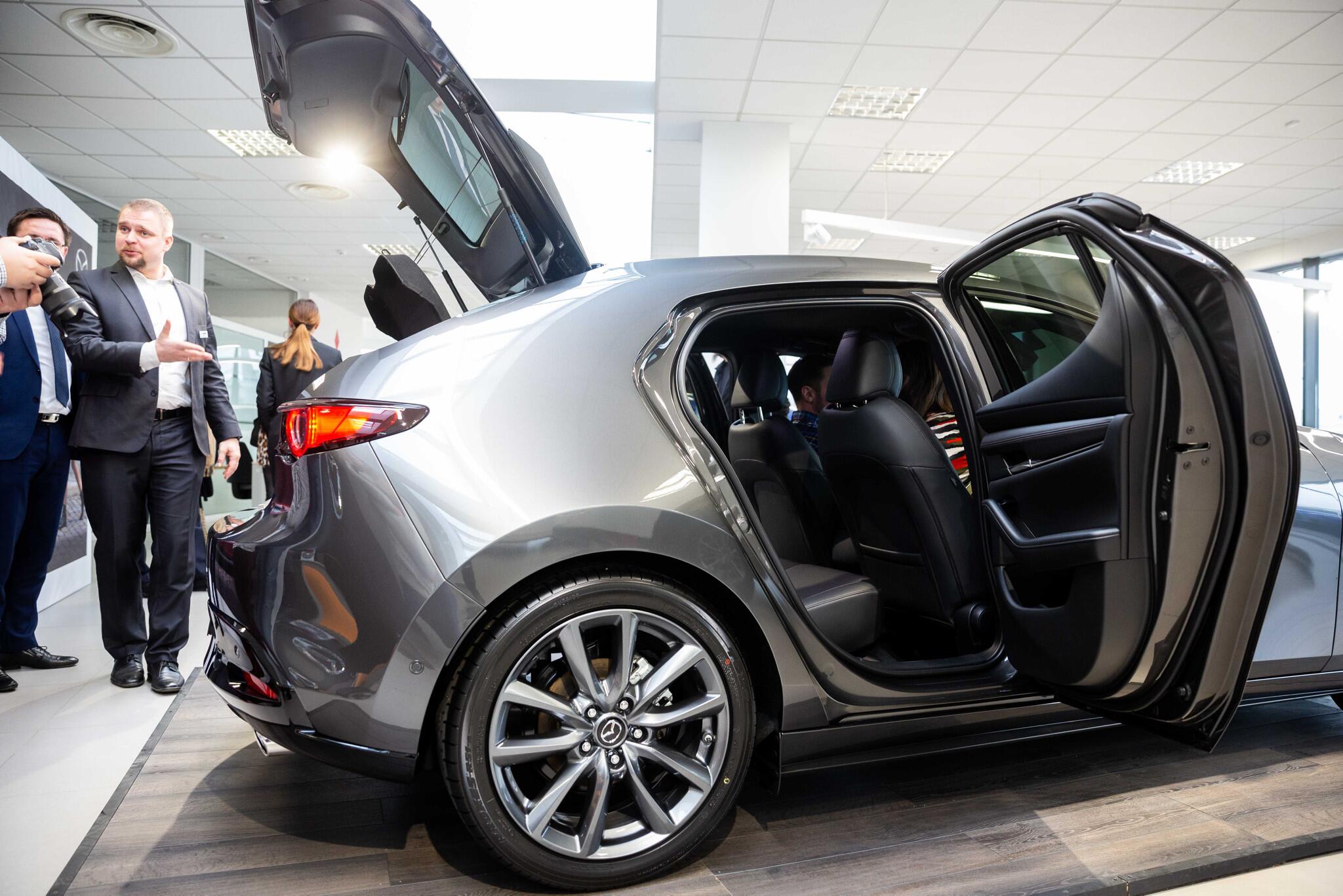 Talpa: nors „Mazda 3“ nusipelno komplimentų, vartotojams kliūva ankšta galinių sėdynių erdvė.