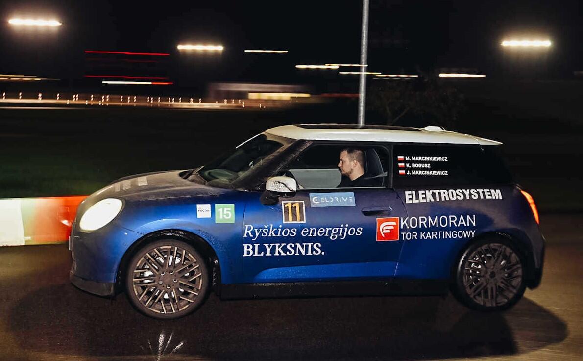 Svečiai: „Eldrive 24H EV Race“ debiutantai Lenkijos atstovai pergalę šventė tarp trečios elektromobilių klasės dalyvių.