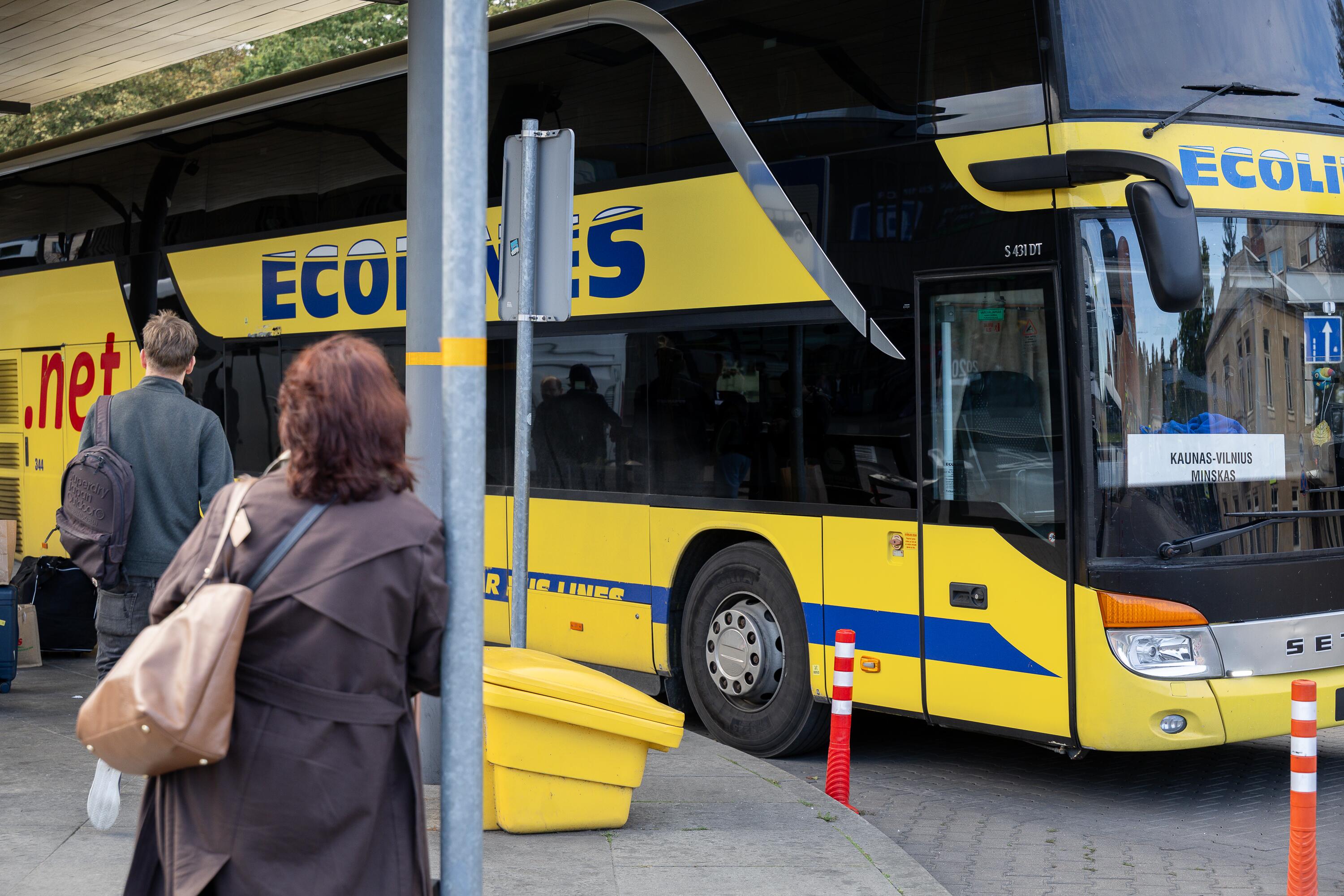 Vyksta: kapų, artimųjų lankymas, darbas – šios ir kitos, neretai neatskleidžiamos priežastys veda lietuvius į Baltarusiją, o baltarusius – į Lietuvą.
