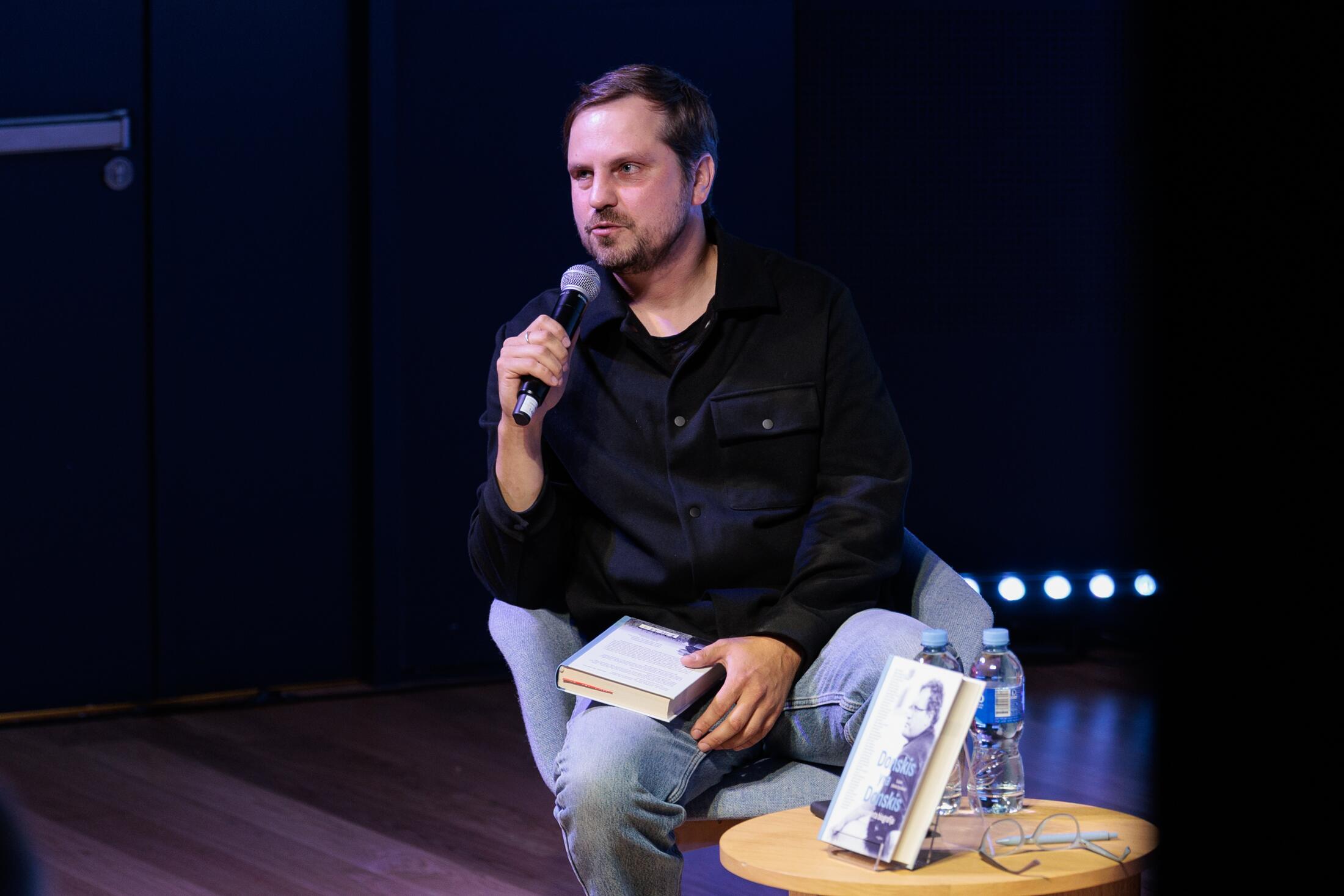 Prasmė: filosofas L. Donskis smarkiai prisidėjo ir prie fotografo A. Morozovo pasaulio matymo.