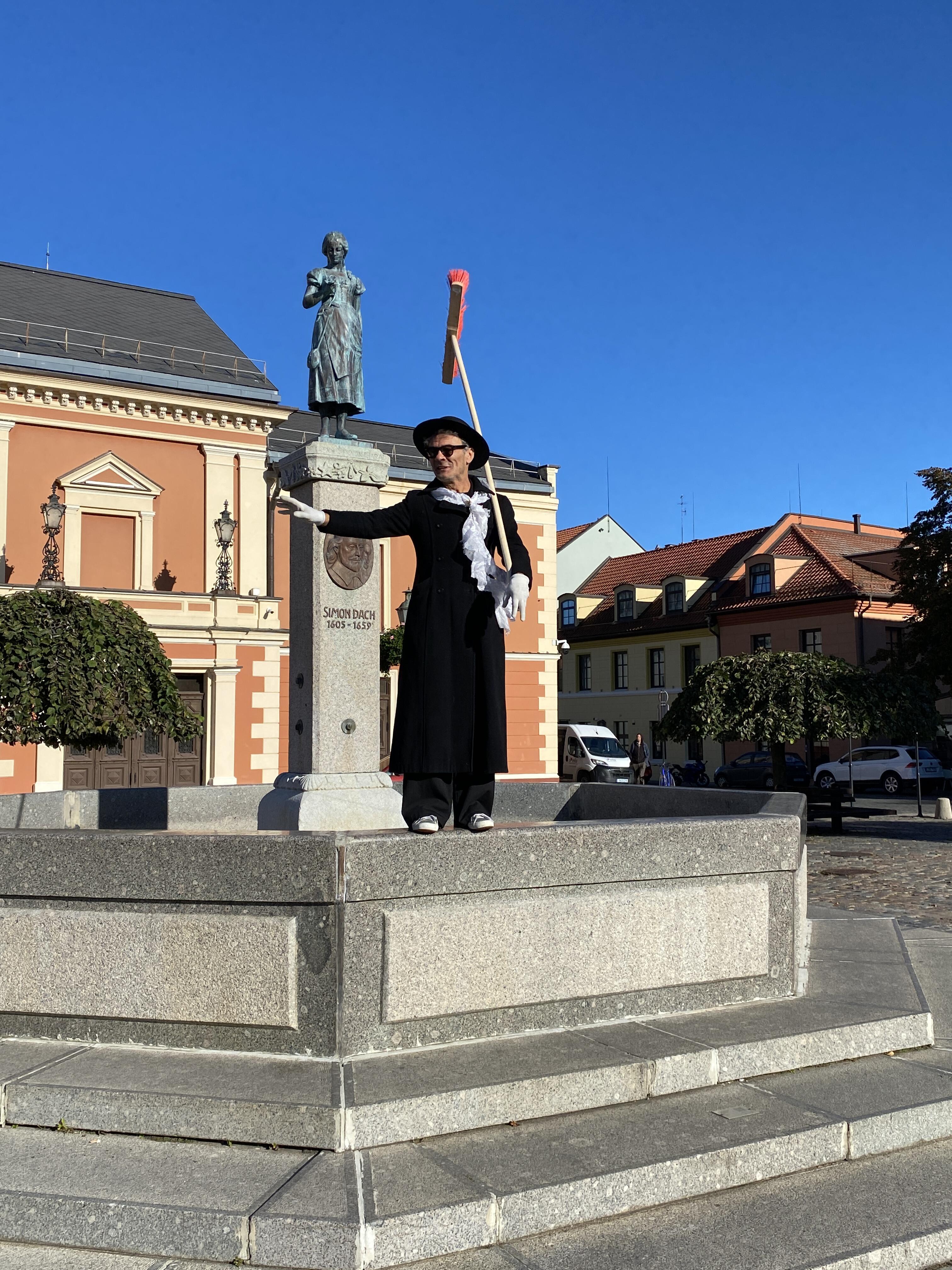 Aukštai: aktorius B. Šarka tyliai reiškė savo poziciją.