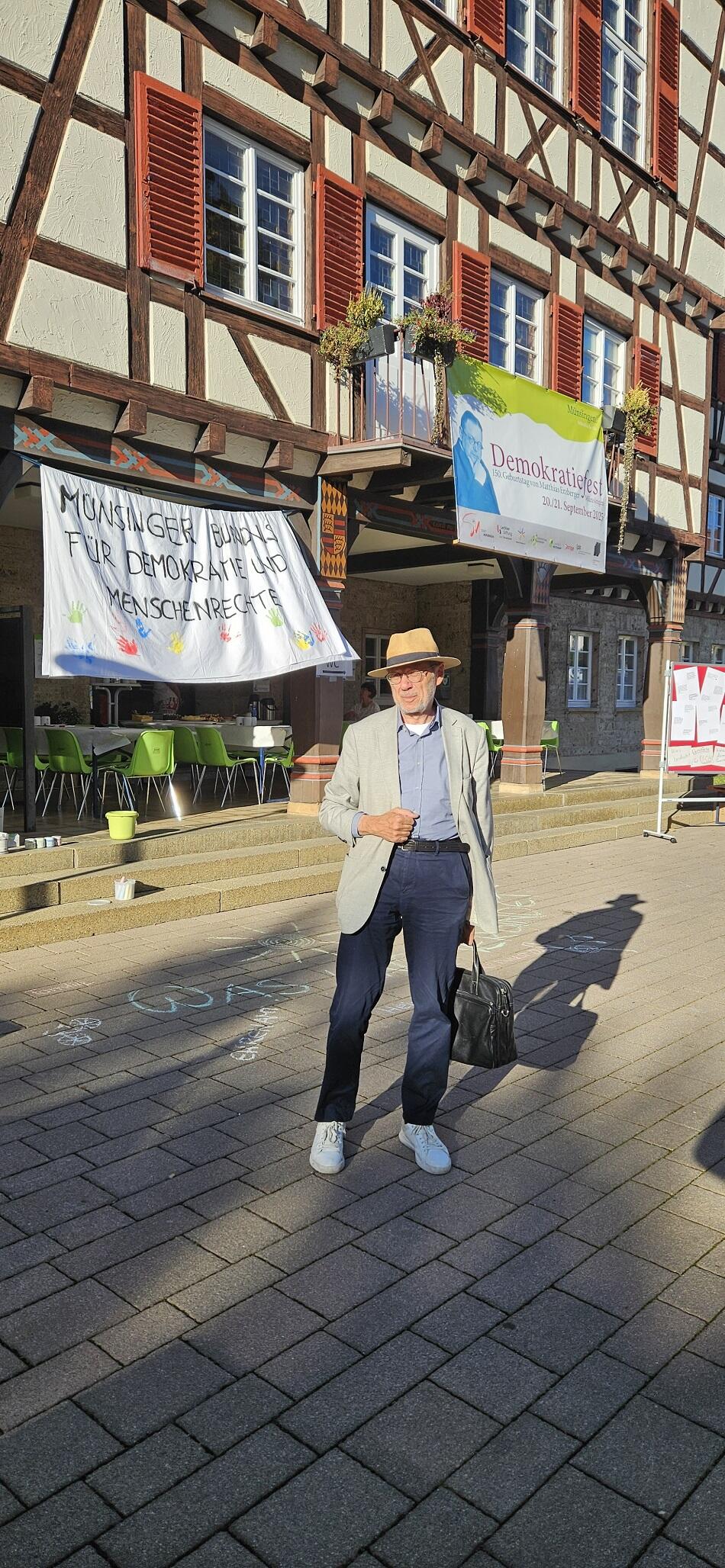 Istorija: L. Mažylis Demokratijos šventėje Butenhauzene.