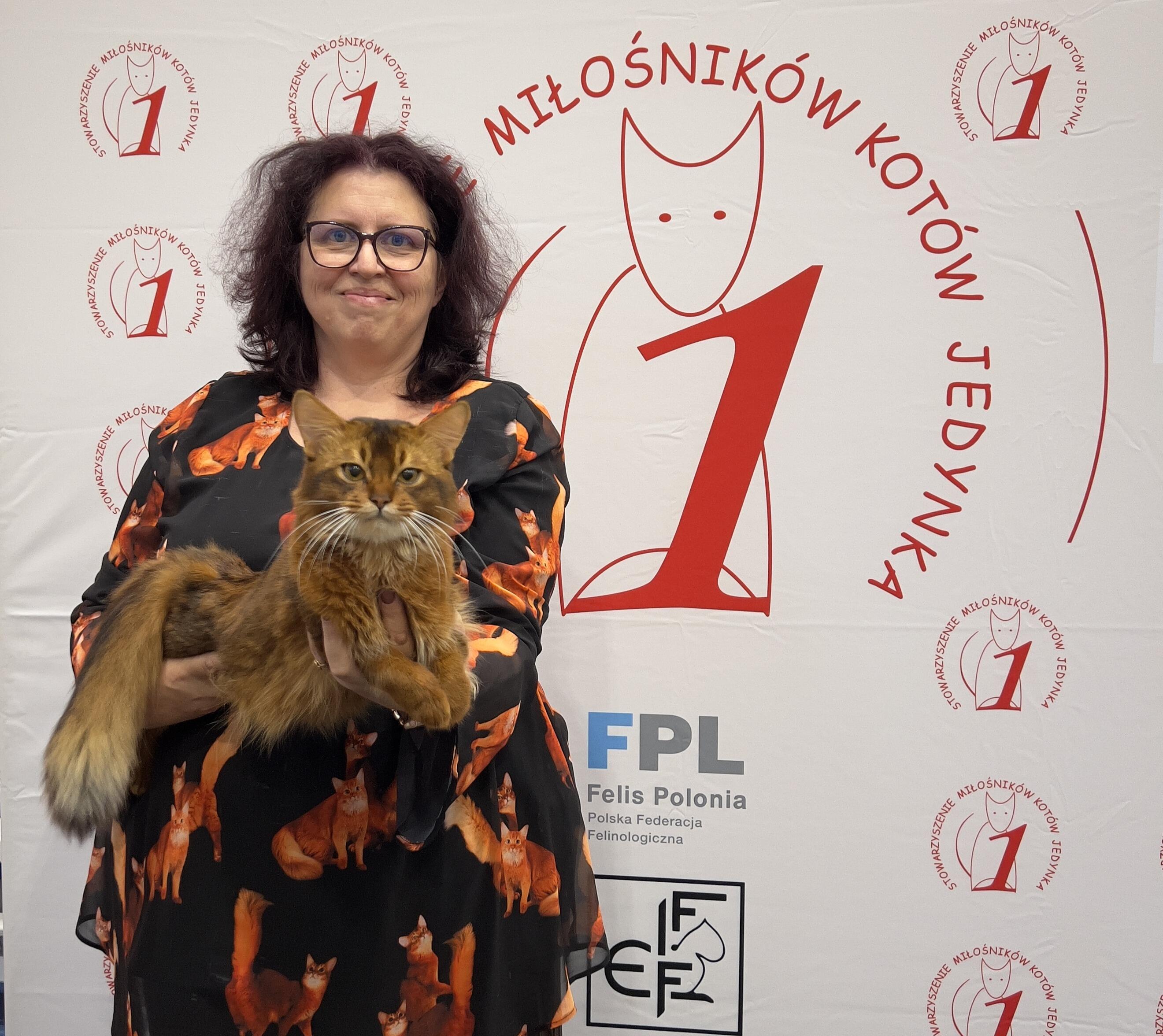 Titulai: Rita ir jos augintiniai – dažni kačių parodų dalyviai. Iš jų jie neretai grįžta ir su titulais. 