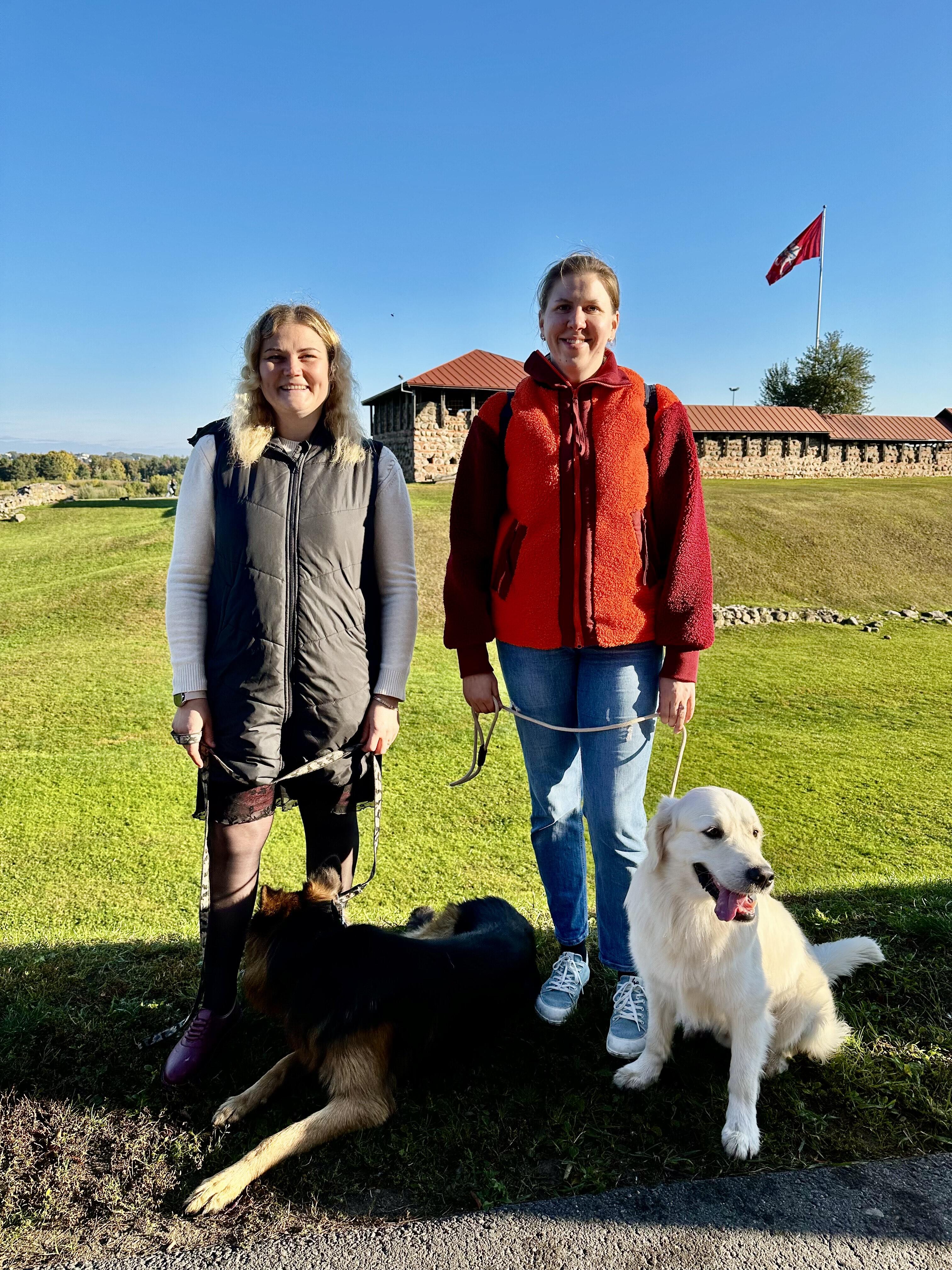 Kelionė: kad Šansas ir Majus gautų palaiminimą, jų šeimininkės Erika ir Monika į Kauną susiruošė atvažiuoti iš Kaišiadorių. 