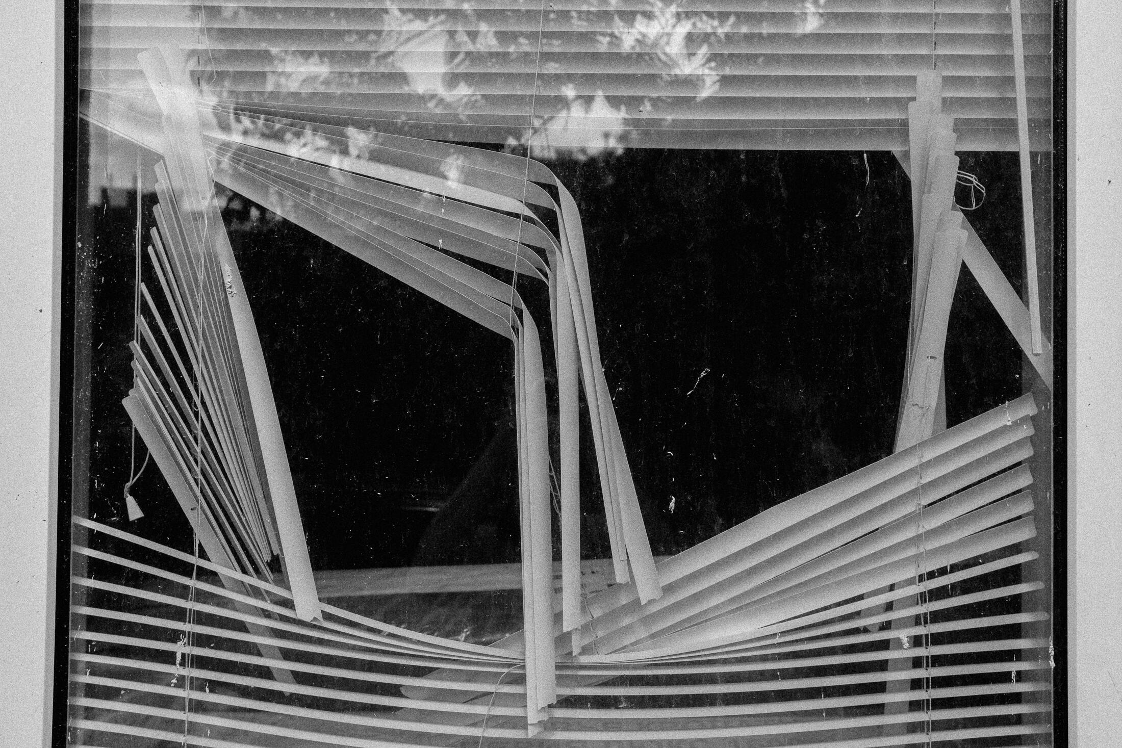 Kvietimas: fotografo Edgaro Cickevičiaus darbų paroda „Yrà ir ỹra“ – jau Kaune, salone „Jaukūs namai“. Užsukite pasidairyti.