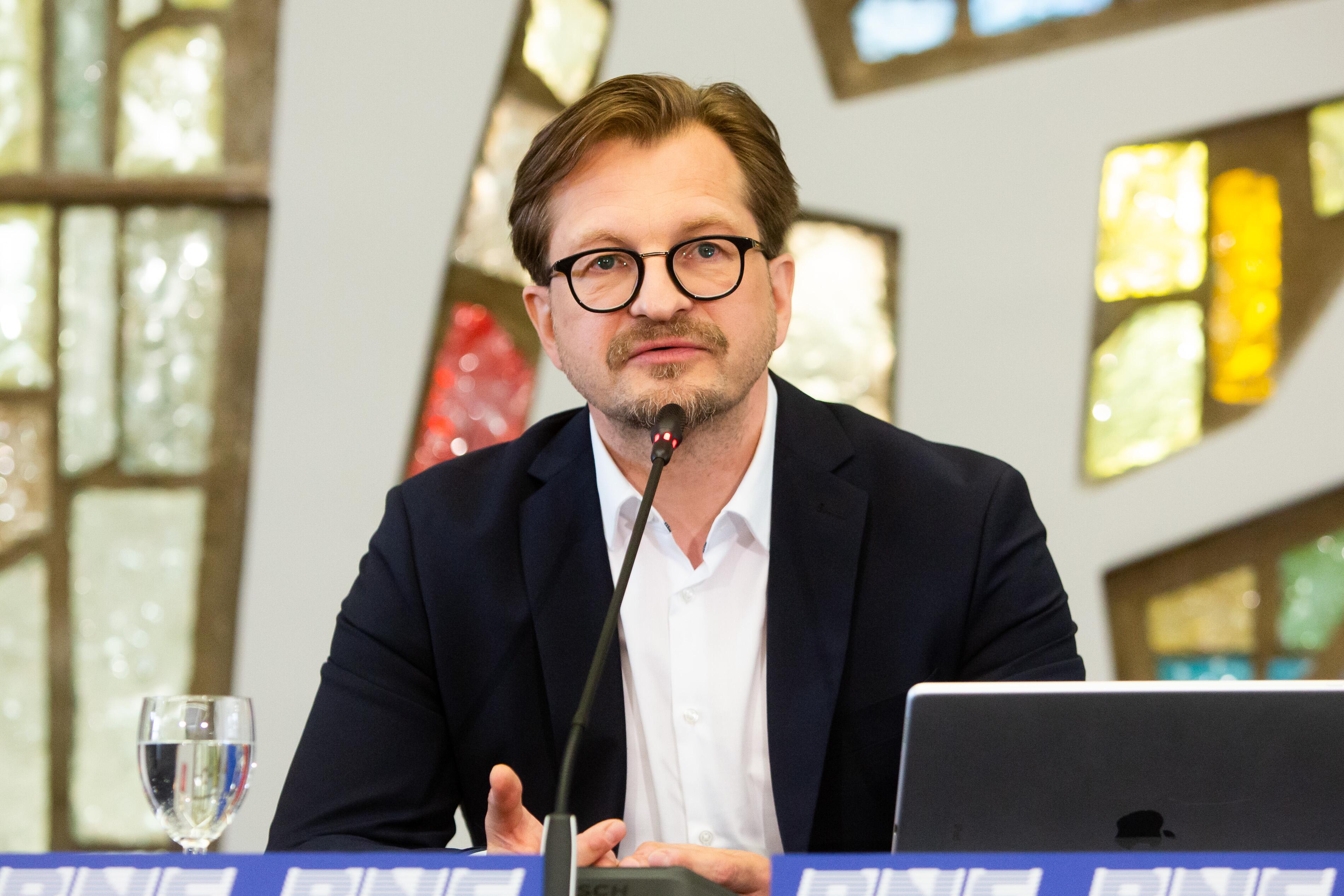 Apmaudas: L. Kontrimo nuomone, baisiausia, kad visų tų populistų buklete surašytų teiginių, kurie akivaizdžiai manipuliaciniai, lig šiol niekaip nepaneigė nuosaikieji politikai.