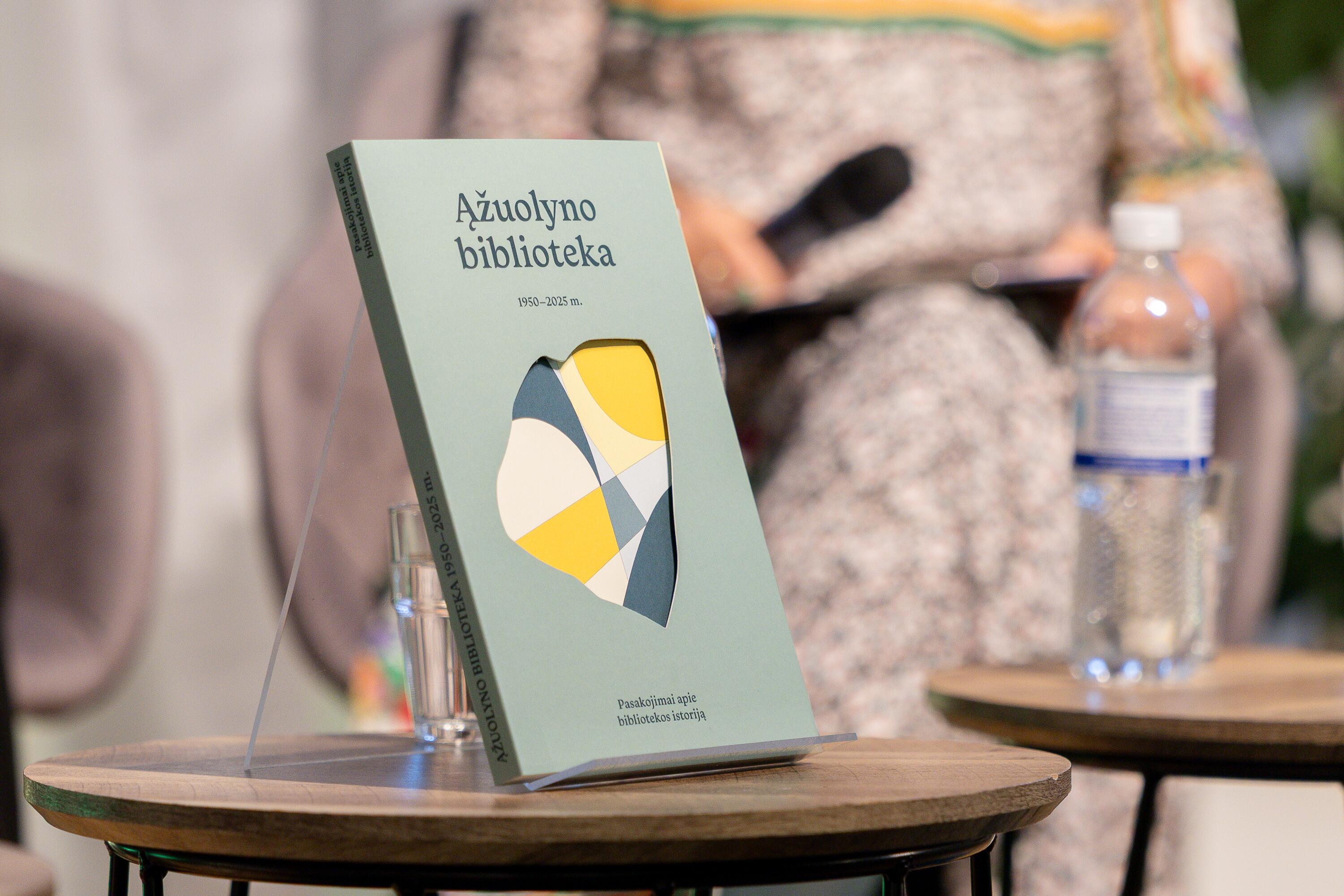Sklaida: knygynuose šio leidinio nerasite, tačiau jau greitai jis įsitaisys Ąžuolyno ir kitų šalies bibliotekų lentynose.