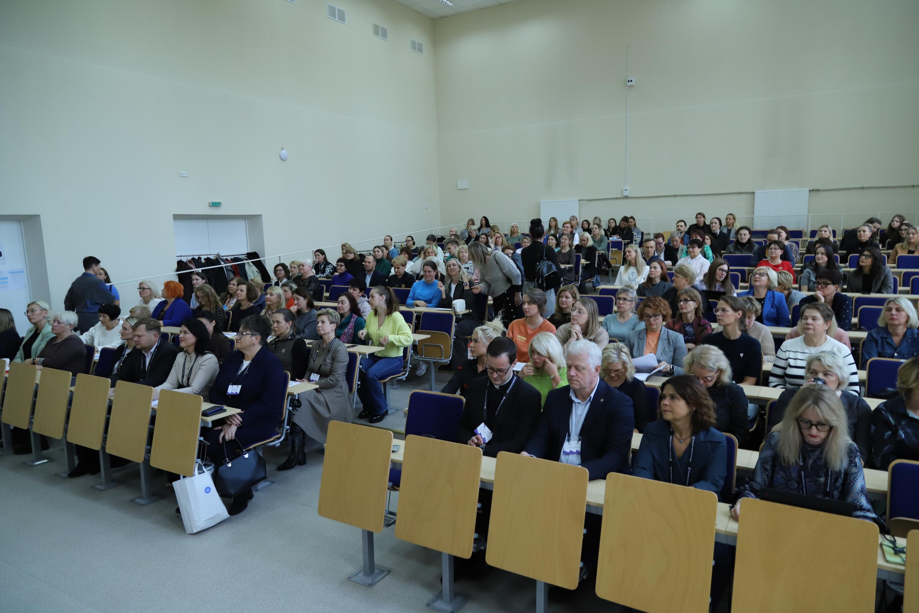 Žinios: KVK salė konferencijos metu buvo pilnutėlė, pranešimai buvo skirti ir sveikatos priežiūros specialistams, ir mokslininkams.