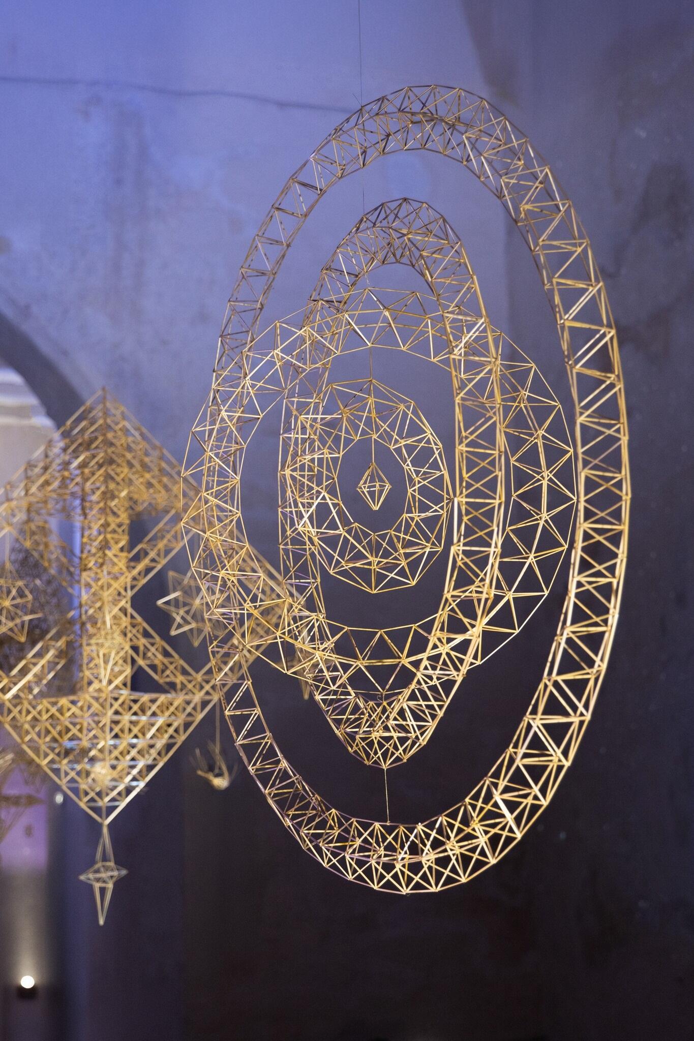 Įvairovė: J. Bytautės šiaudų sodai stebina formomis, motyvais, konstrukcijomis.