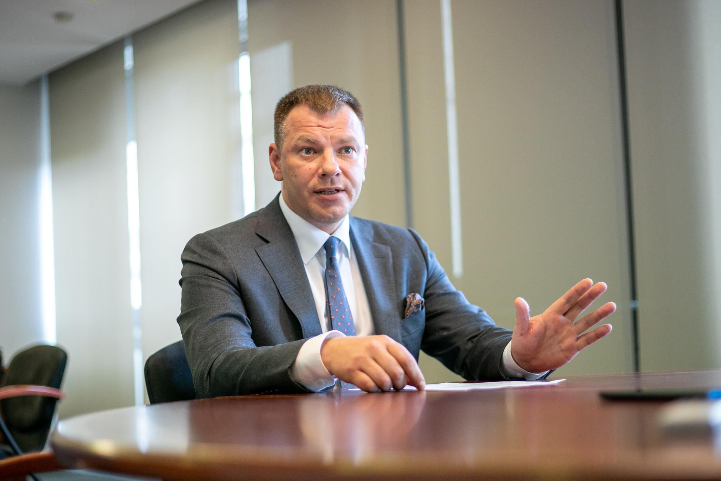 Pasirinkimas: pasak V. Šapokos, dabartinėje situacijoje įgyvendinti pažadus, taip dar padidinant biudžeto deficitą, būtų neatsakinga. Tačiau pensininkams, gal kaip svarbiai elektorato daliai, jie įgyvendinti žymiau.