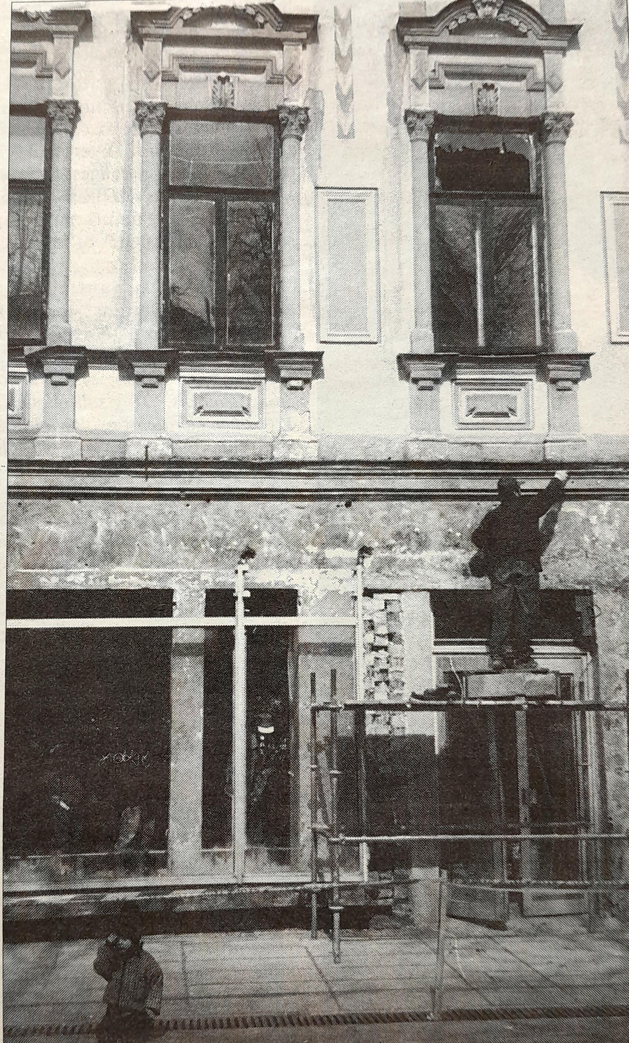 Pagaliau bus pakeistos ir buvusios „Pažangos“ knygyno vitrinos.