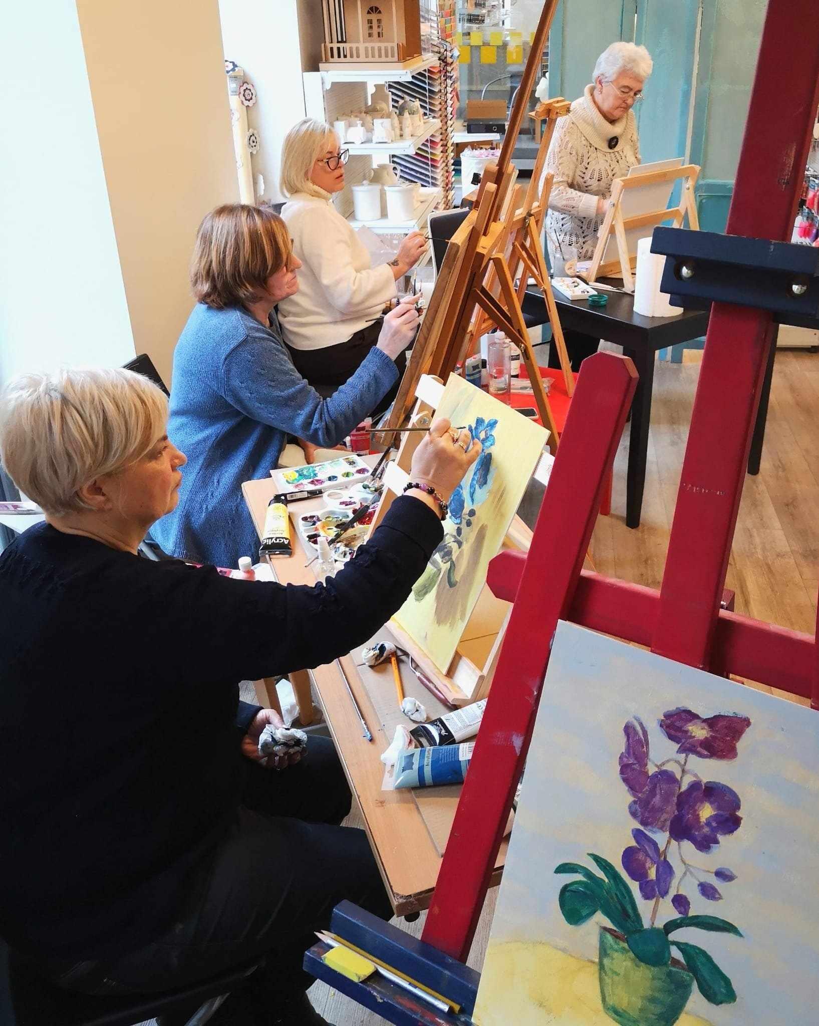 Svarbu: vienas trečiojo amžiaus universiteto tikslų – skatinti saviraišką ir kūrybiškumą.Svarbu: vienas trečiojo amžiaus universiteto tikslų – skatinti saviraišką ir kūrybiškumą.