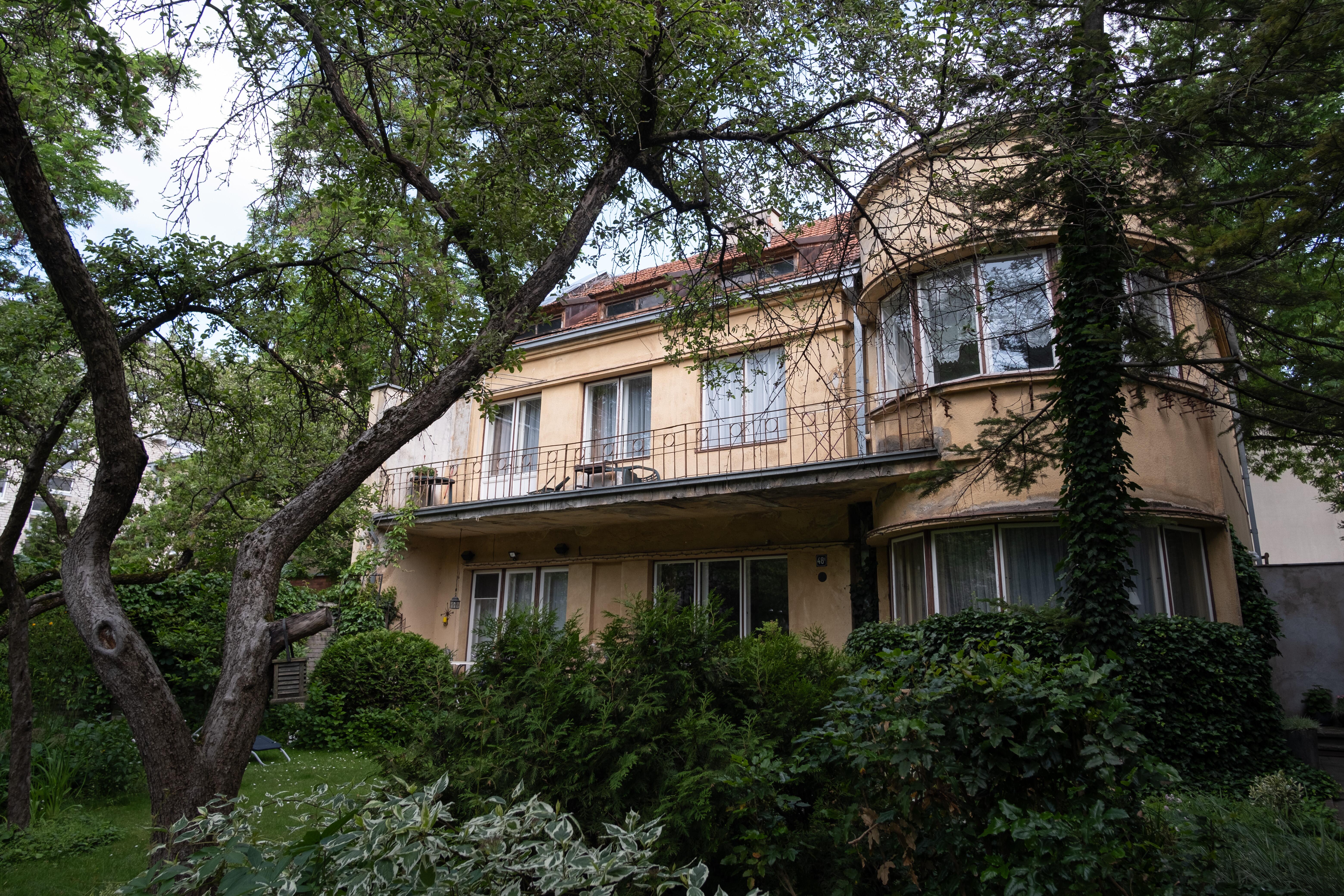 Istorinis: pagal garsiojo architekto Arno Funko projektą pastatytas prof. Augustino Janulaičio namas.