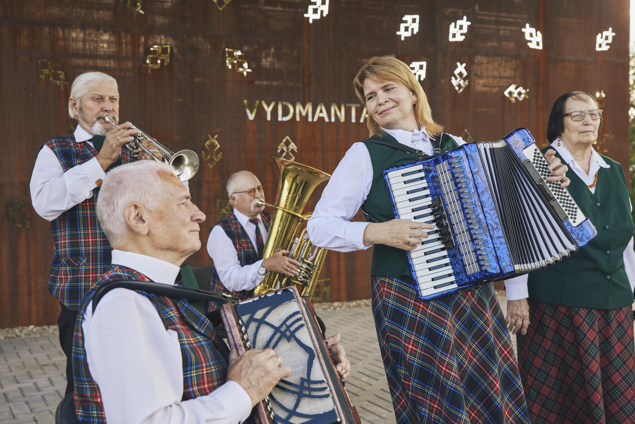 Vydmantų kaimo kapela – vienas iš daugiausiai koncertuojančių meno kolektyvų Vydmantų kaime. 