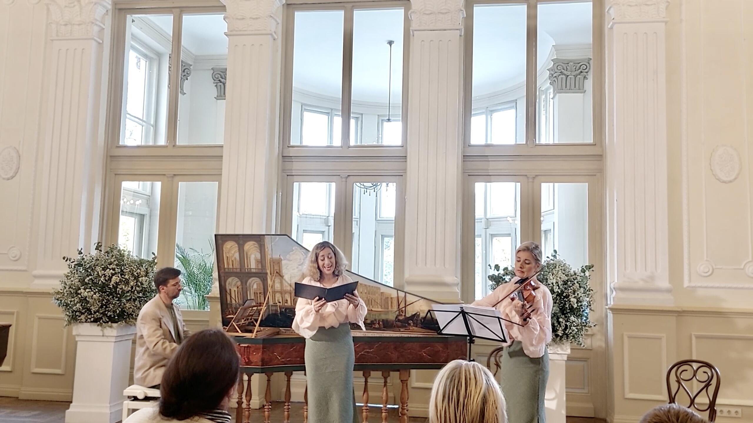 Koncertas Trakų Vokės dvare, ansamblis „Šviesotamsa“