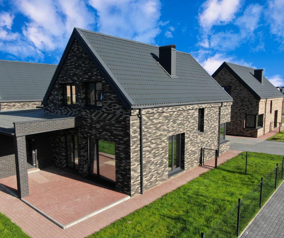 Patogu: „Pamiškės“ namai projektuoti gyventi šeimoms – su privačiais kiemais, terasomis, garažais, papildomomis vietomis automobiliams.