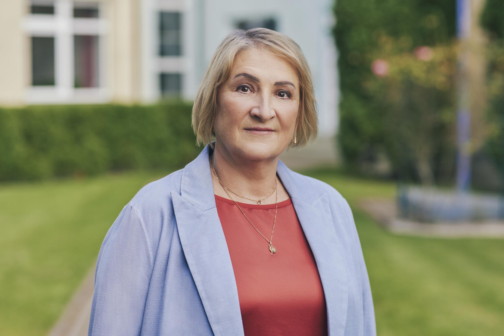 Vydmantų gimnazijos direktorė Rasa Stonkuvienė džiaugiasi, kad parama dėl šalia esančio vėjo parko padeda gimnazijai tvarkytis remonto reikalaujančias erdves bei sukurti naujas.