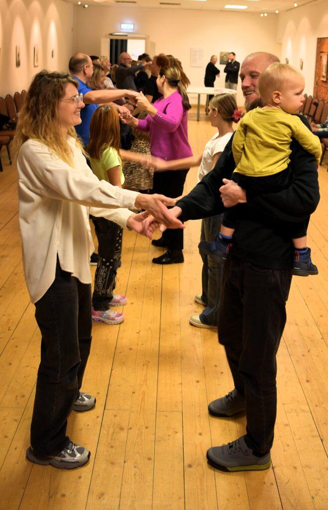 Jungtis: jaunieji muzikantai gaivina šokių vakaronių tradiciją.