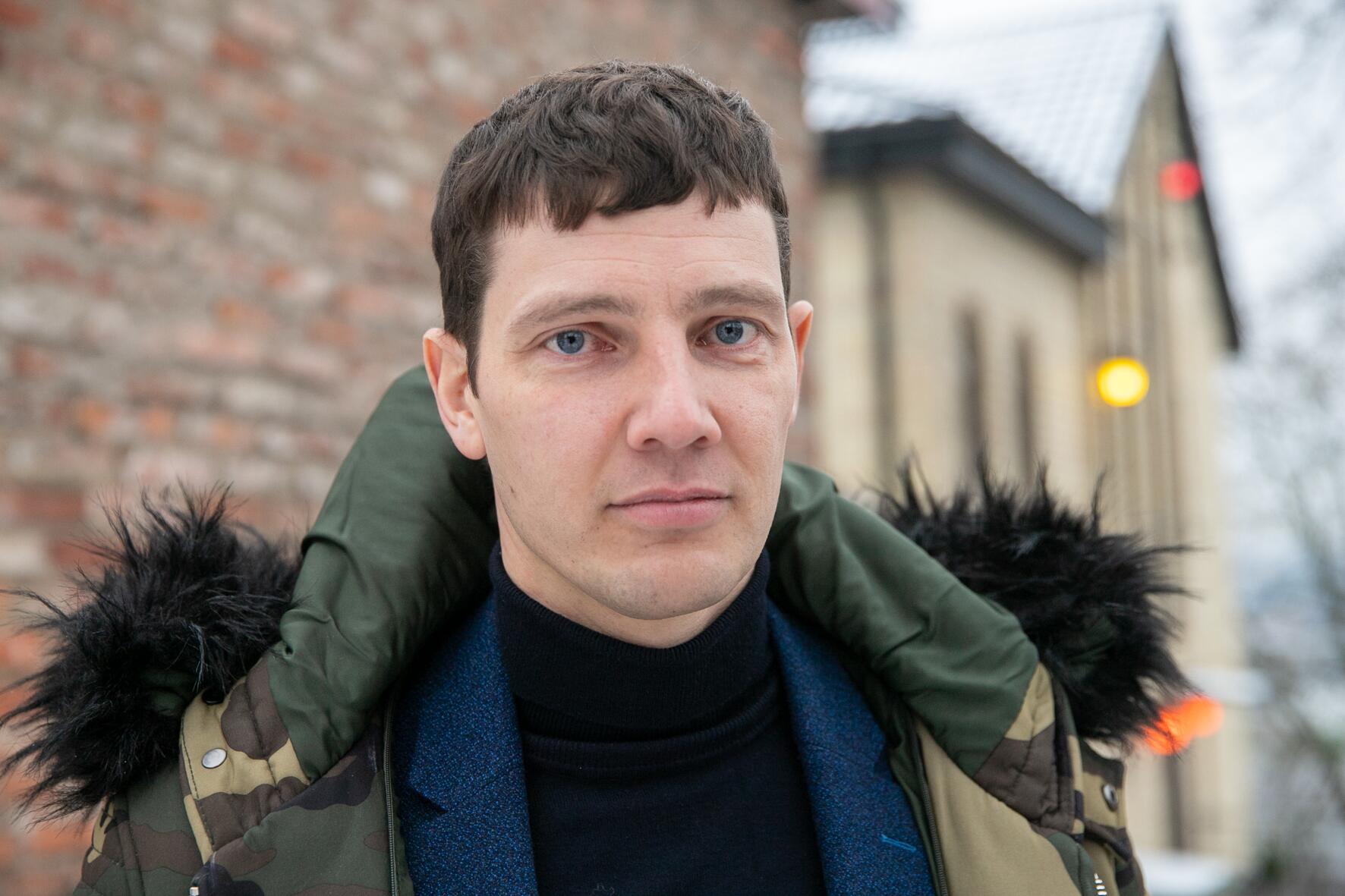 Situacija: pirmąją lapkričio savaitę abu M. Skukausko valdomi viešbučiai buvo perpildyti.