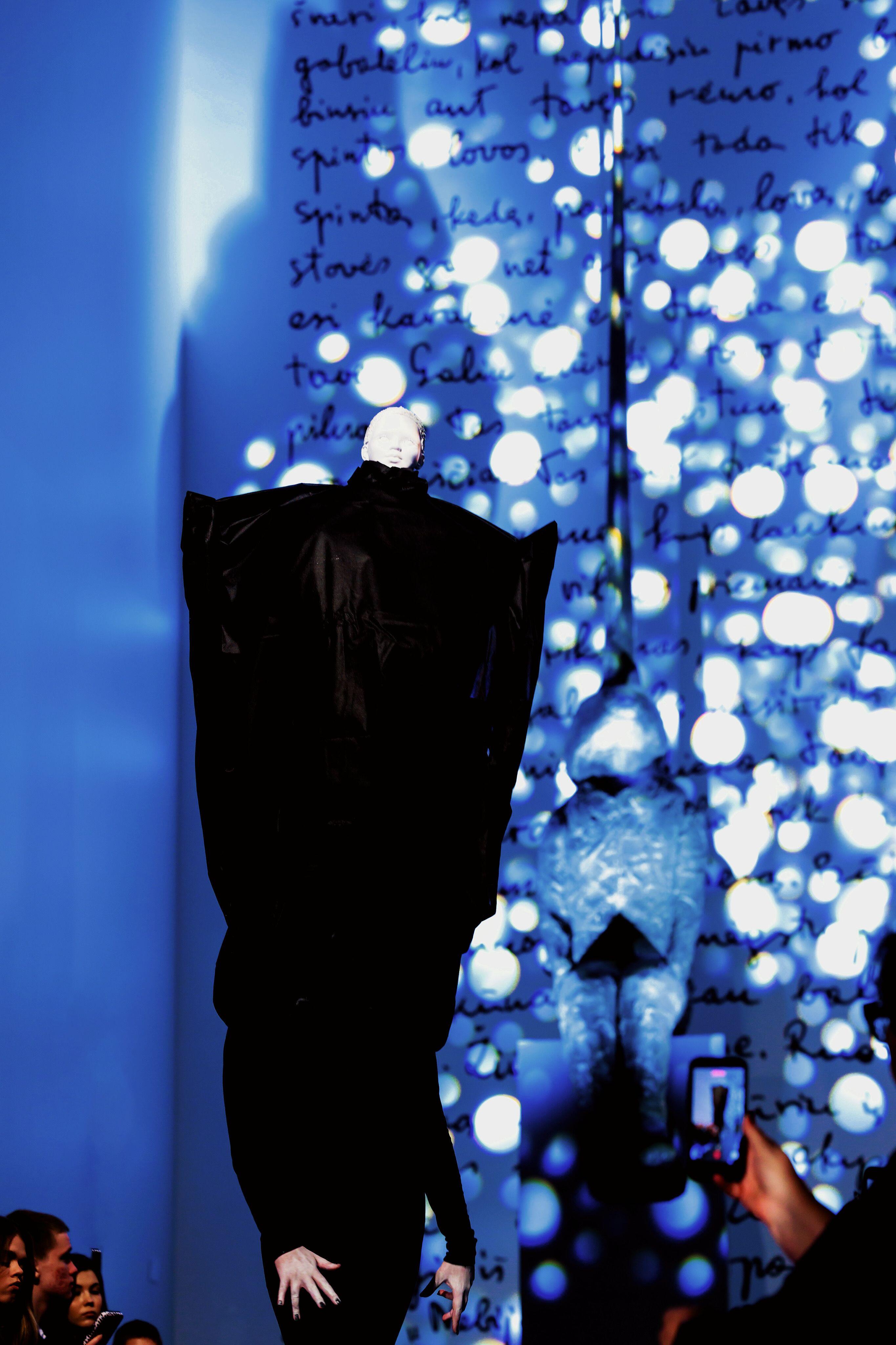 Įspūdis: klaipėdietės moksleivės E. Danieliūtės sukurta mados kolekcija pasižymi stipriu vizualiniu pasakojimu, konceptualumu bei simbolika.