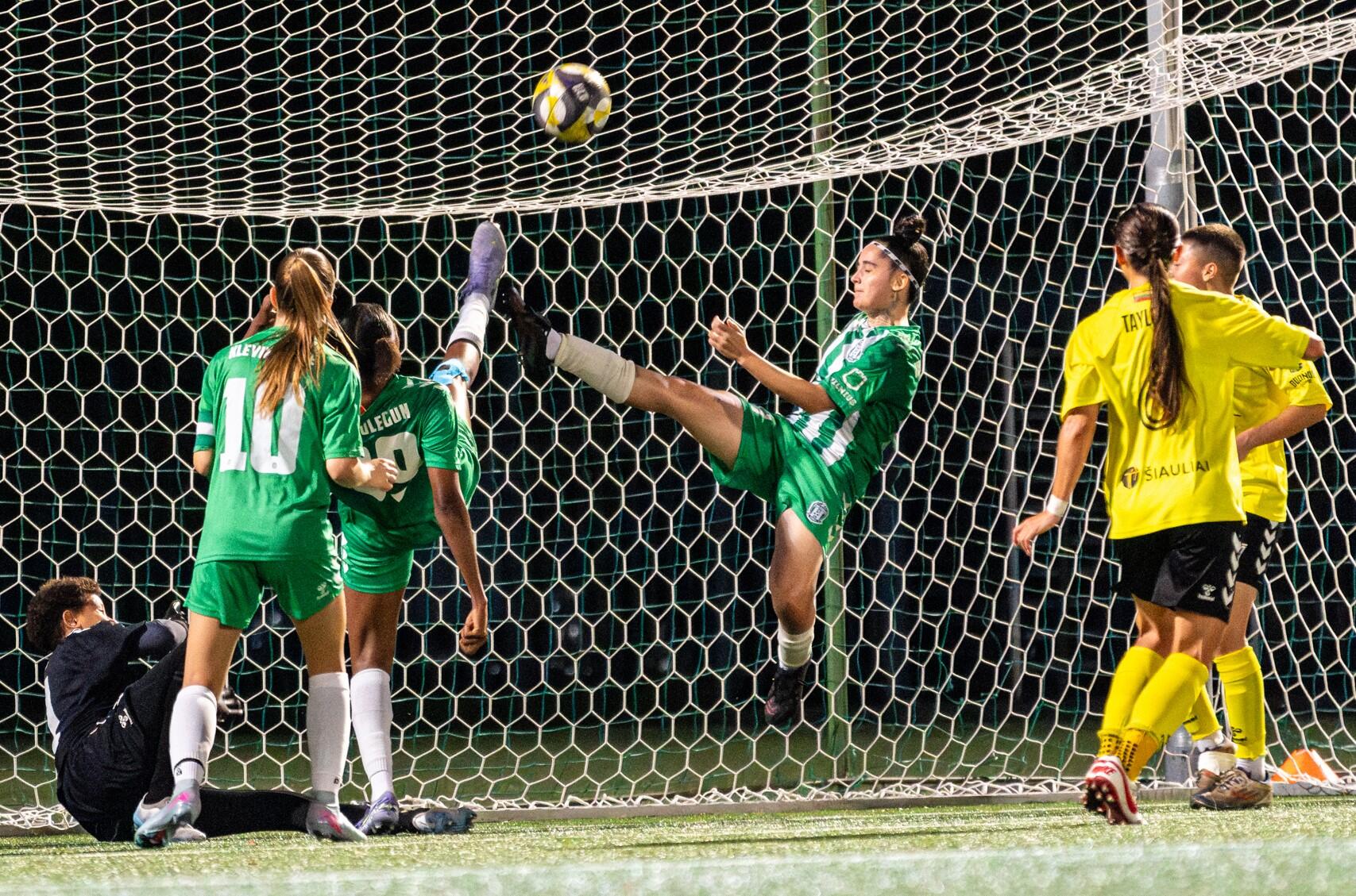 Sezonas: moterų futbolo A lygos čempionate dalyvavo šešios komandos.
