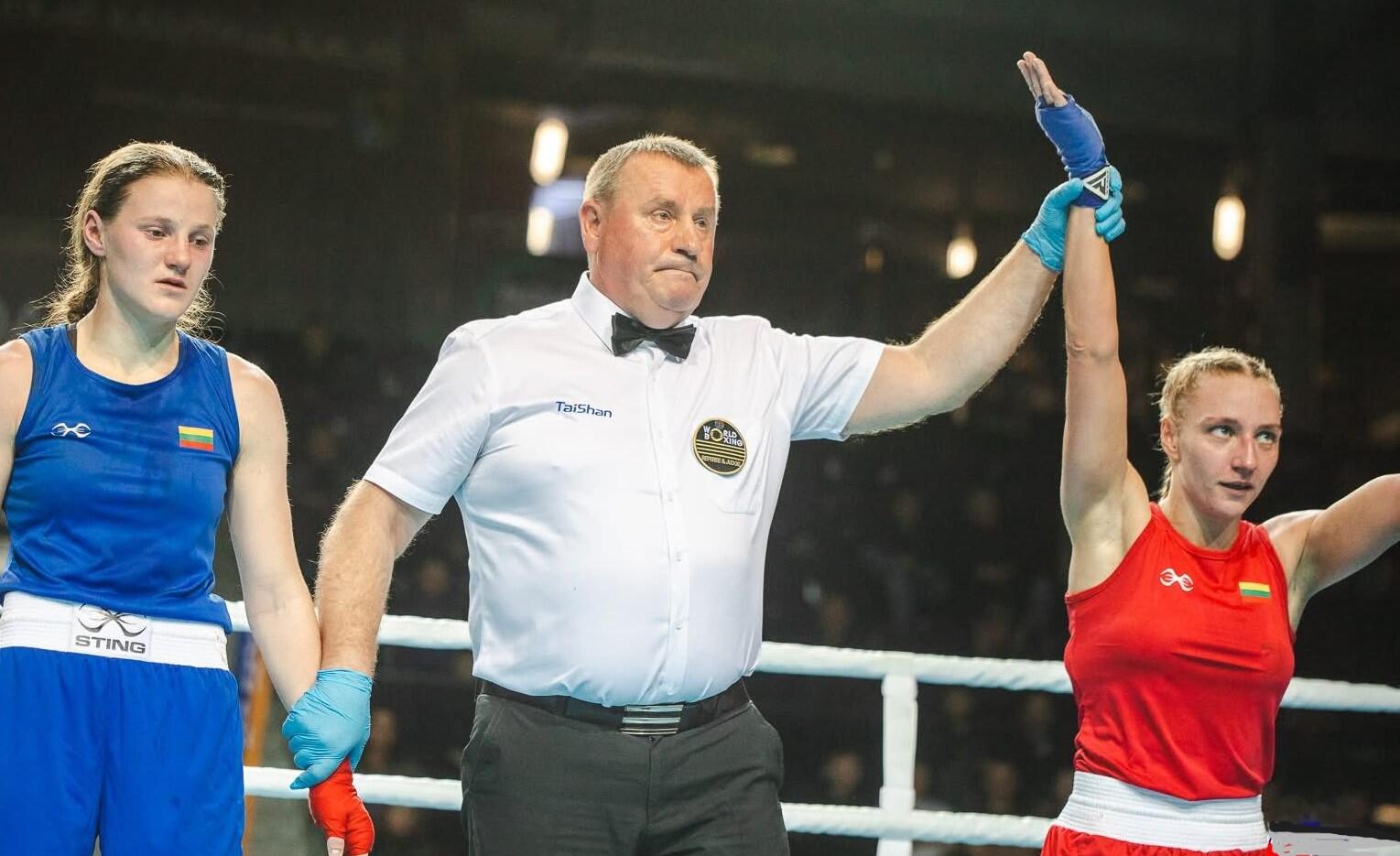 Karjera: A. Starovoitova (dešinėje) savo sportinių trofėjų kolekciją papildė tryliktu Lietuvos čempionato aukso medaliu.