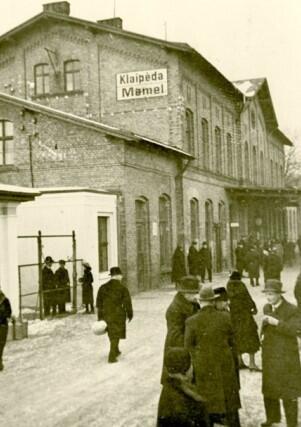 Gyvenimas: tarpukario Klaipėdos visuomenės fragmentacija turėjo įtakos jos kasdienybei, teigiama, jog kartais pakakdavo tik vienos kibirkšties, kad buitiniai nesutarimai išvirstų į aršesnį konfliktą.