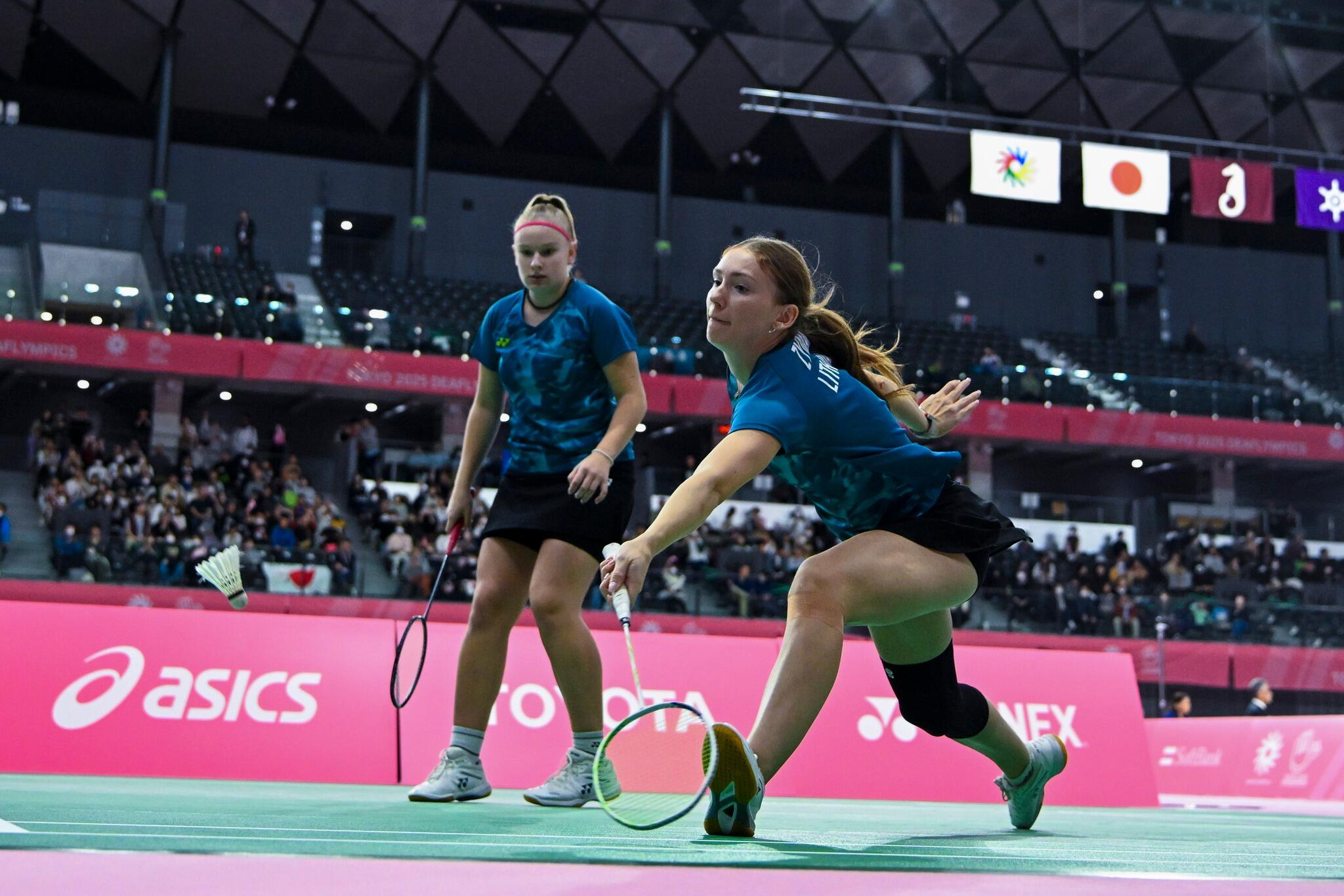 Kovėsi: mūsų badmintonininkės varžovėms nusileido tik po atkaklių mūšių.